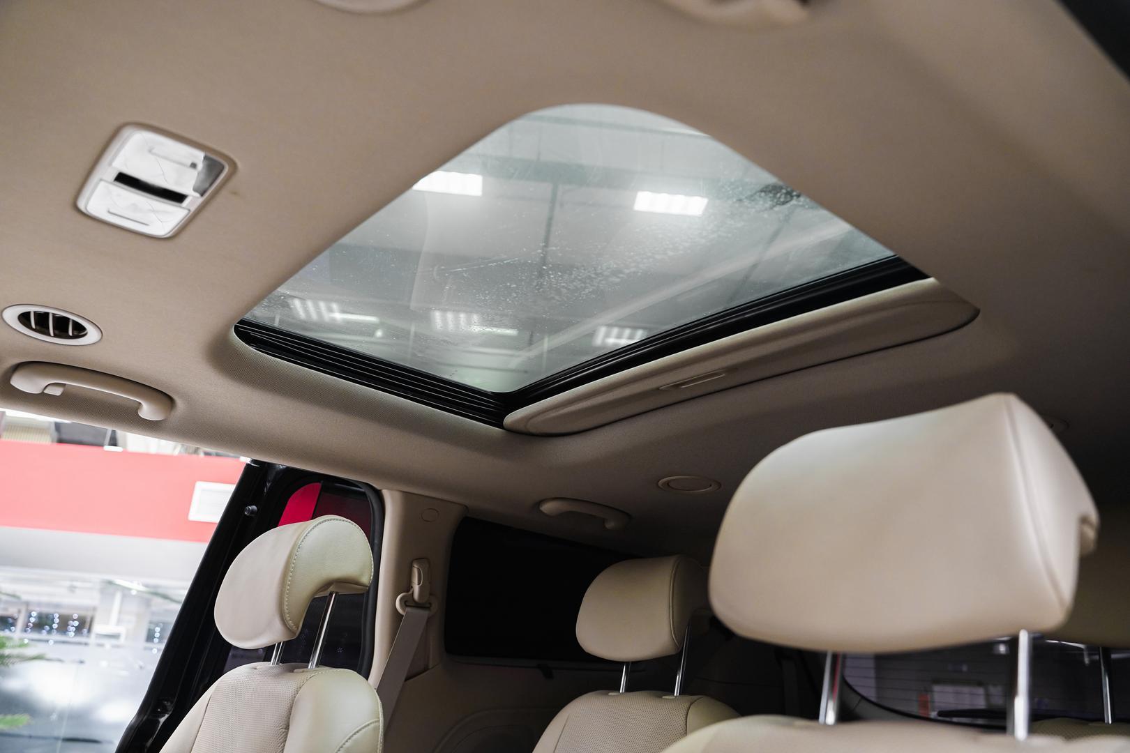Kia Carnival 2015, черный, ДЦ Орехово