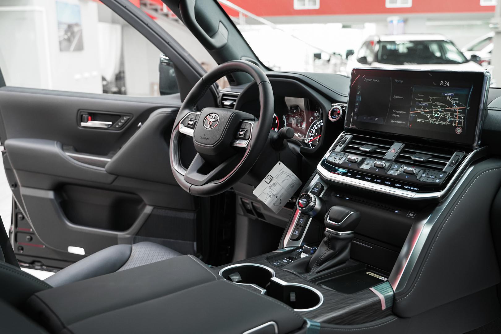 Toyota Land Cruiser 2024, черный, ДЦ Орехово