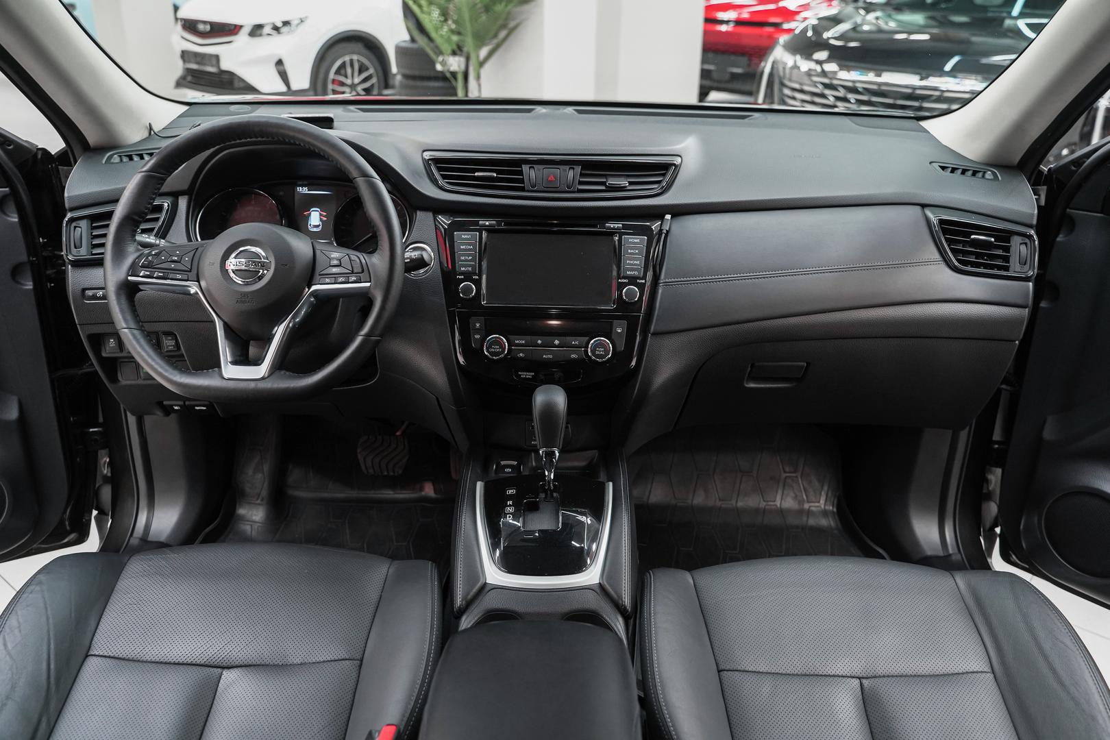 Nissan X-Trail 2018, зеленый, ДЦ Орехово