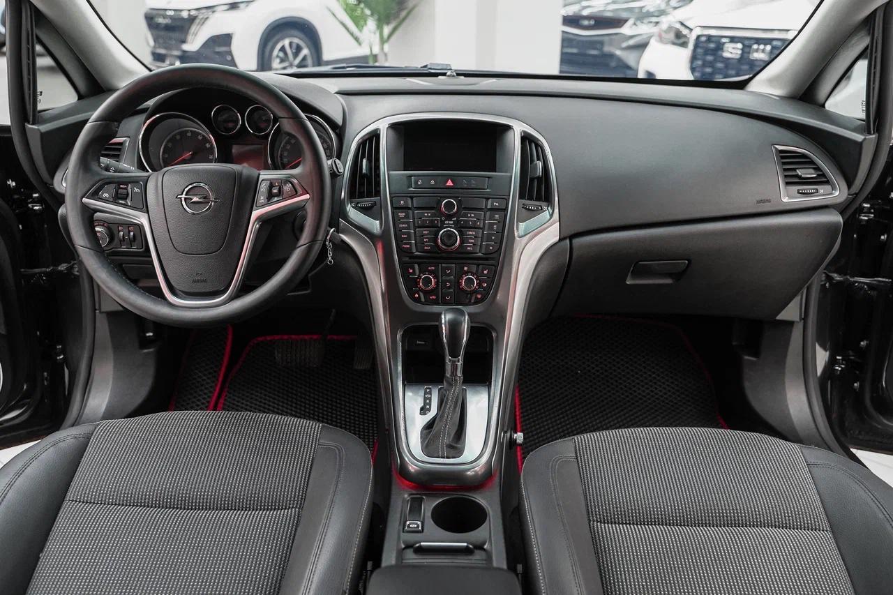 Opel Astra 2011, черный, ДЦ Орехово