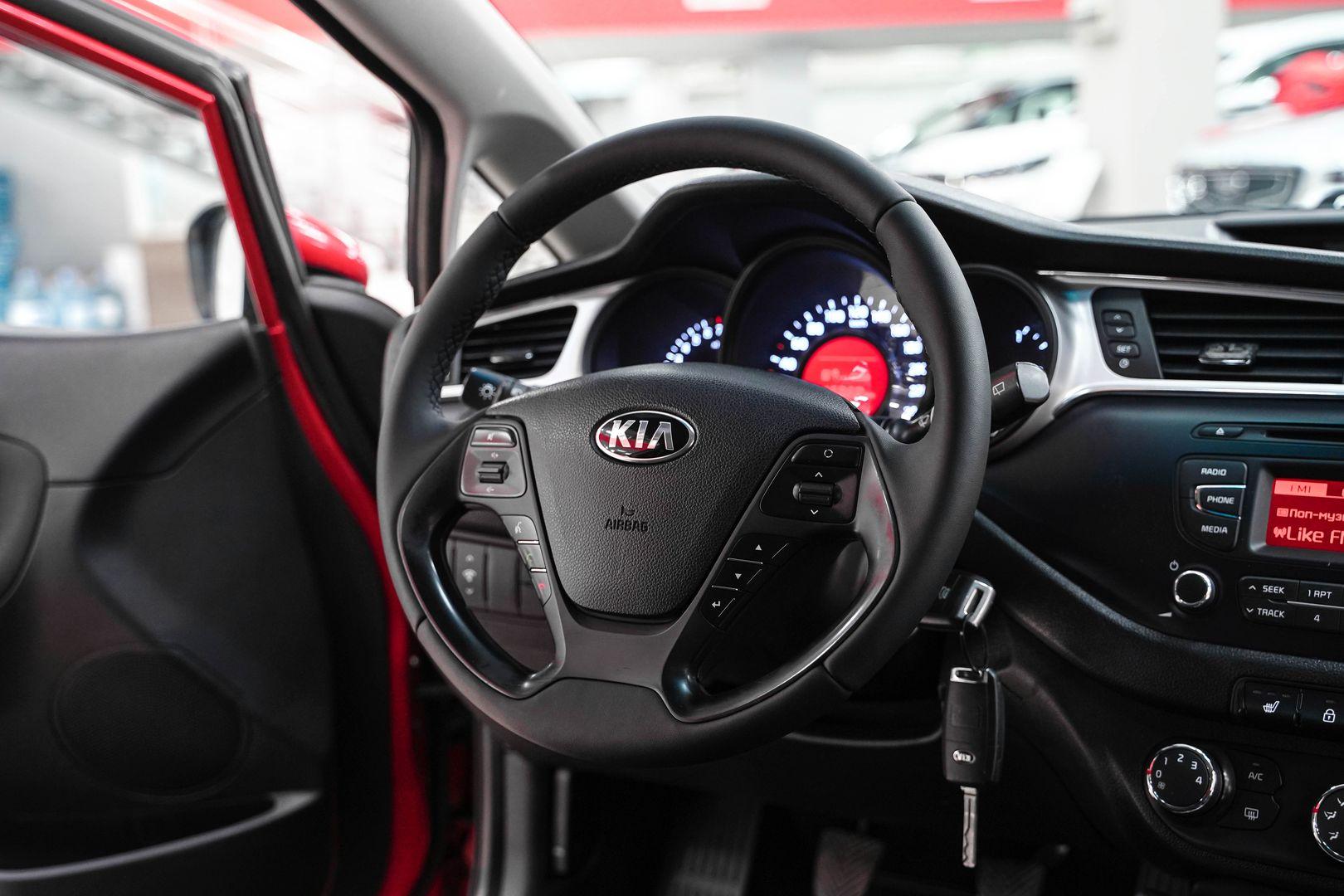 Kia Ceed 2018, красный, ДЦ Орехово