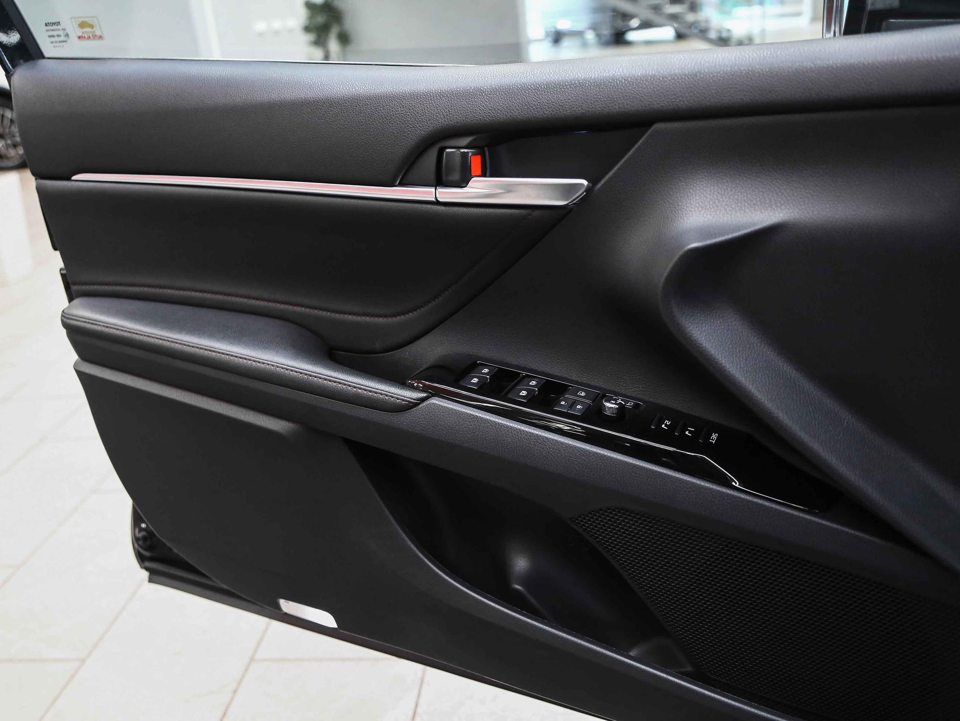 Toyota Camry 2019, черный, ДЦ Орехово