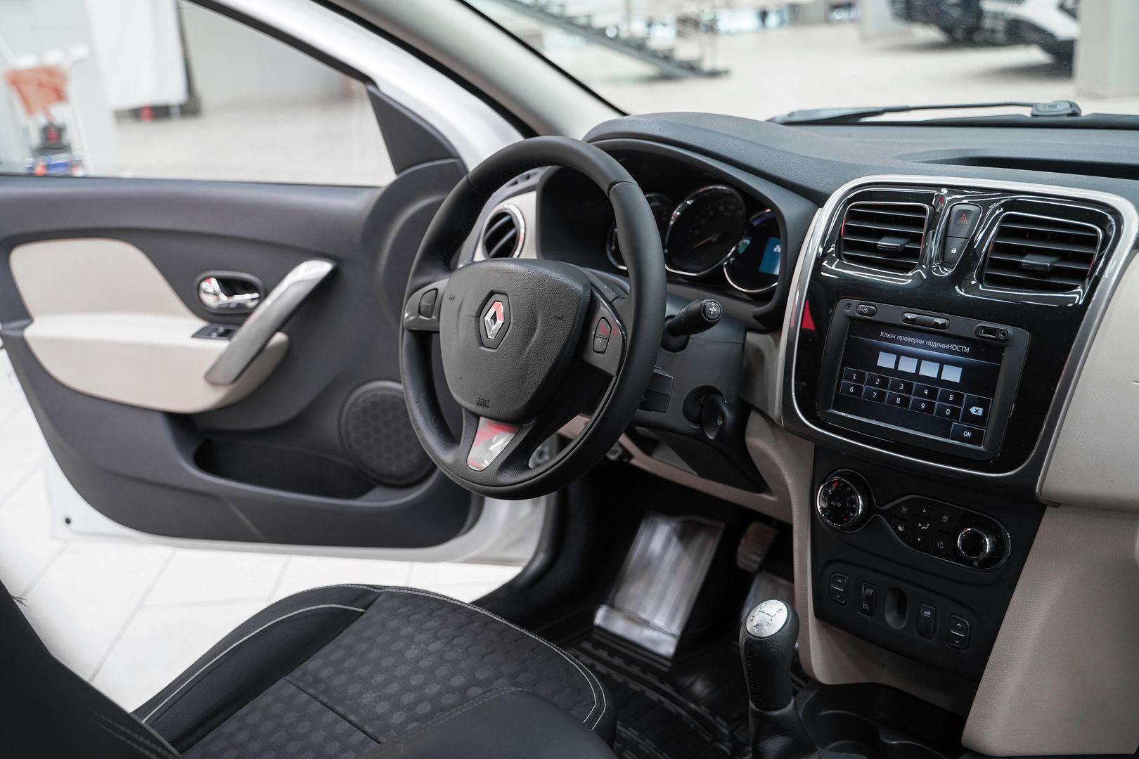 Renault Logan 2014, белый, ДЦ Орехово