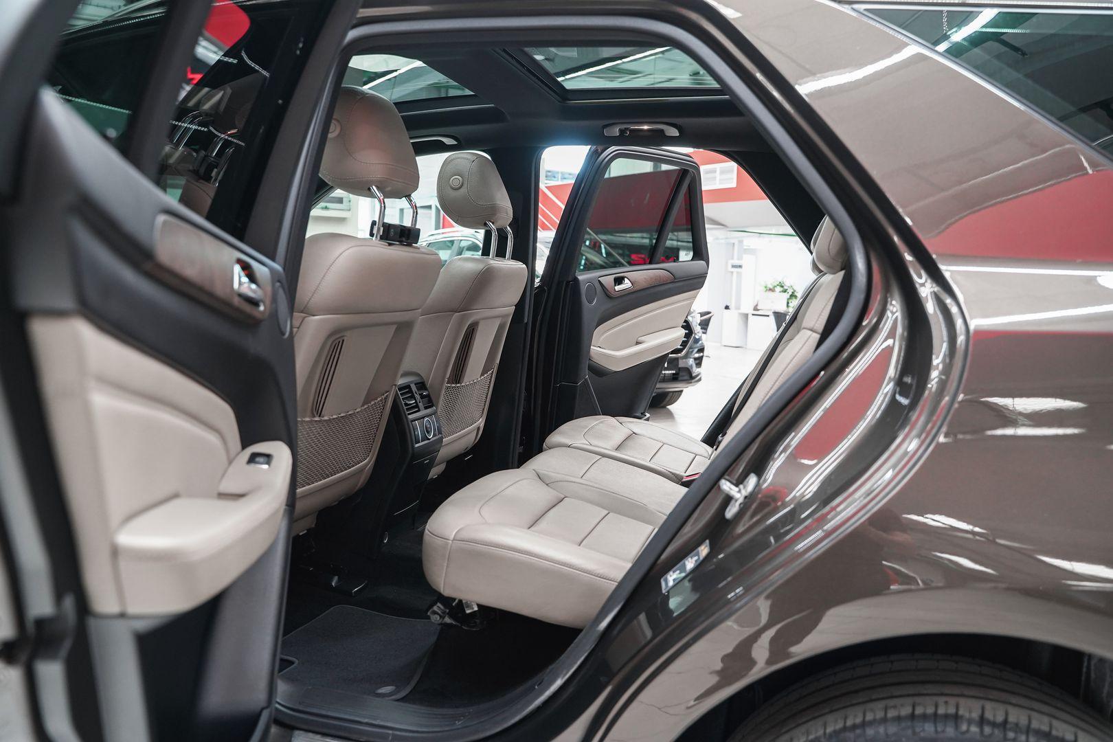 Mercedes-Benz M-Класс 2015, коричневый, ДЦ Орехово