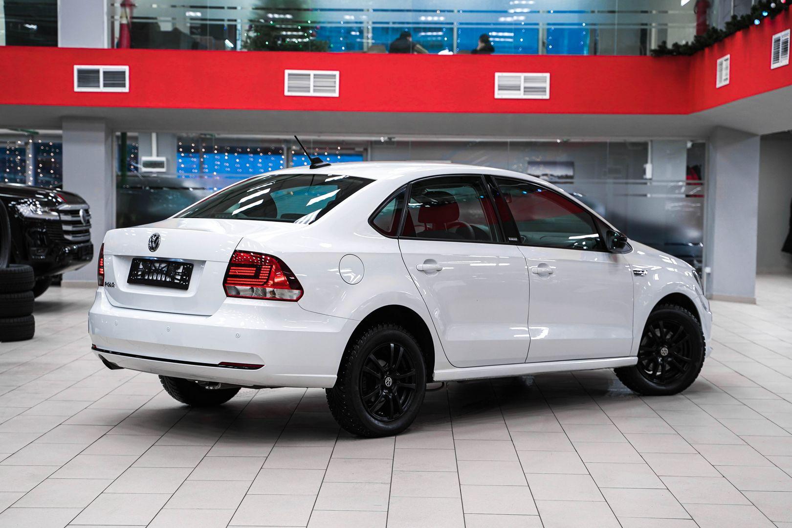 Volkswagen Polo 2017, белый, ДЦ Орехово