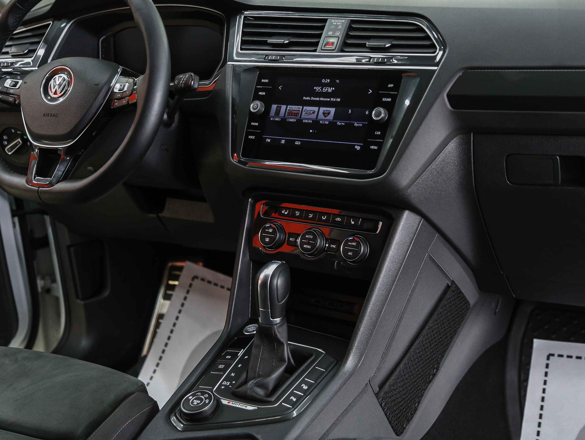Volkswagen Tiguan 2019, белый, ДЦ Орехово
