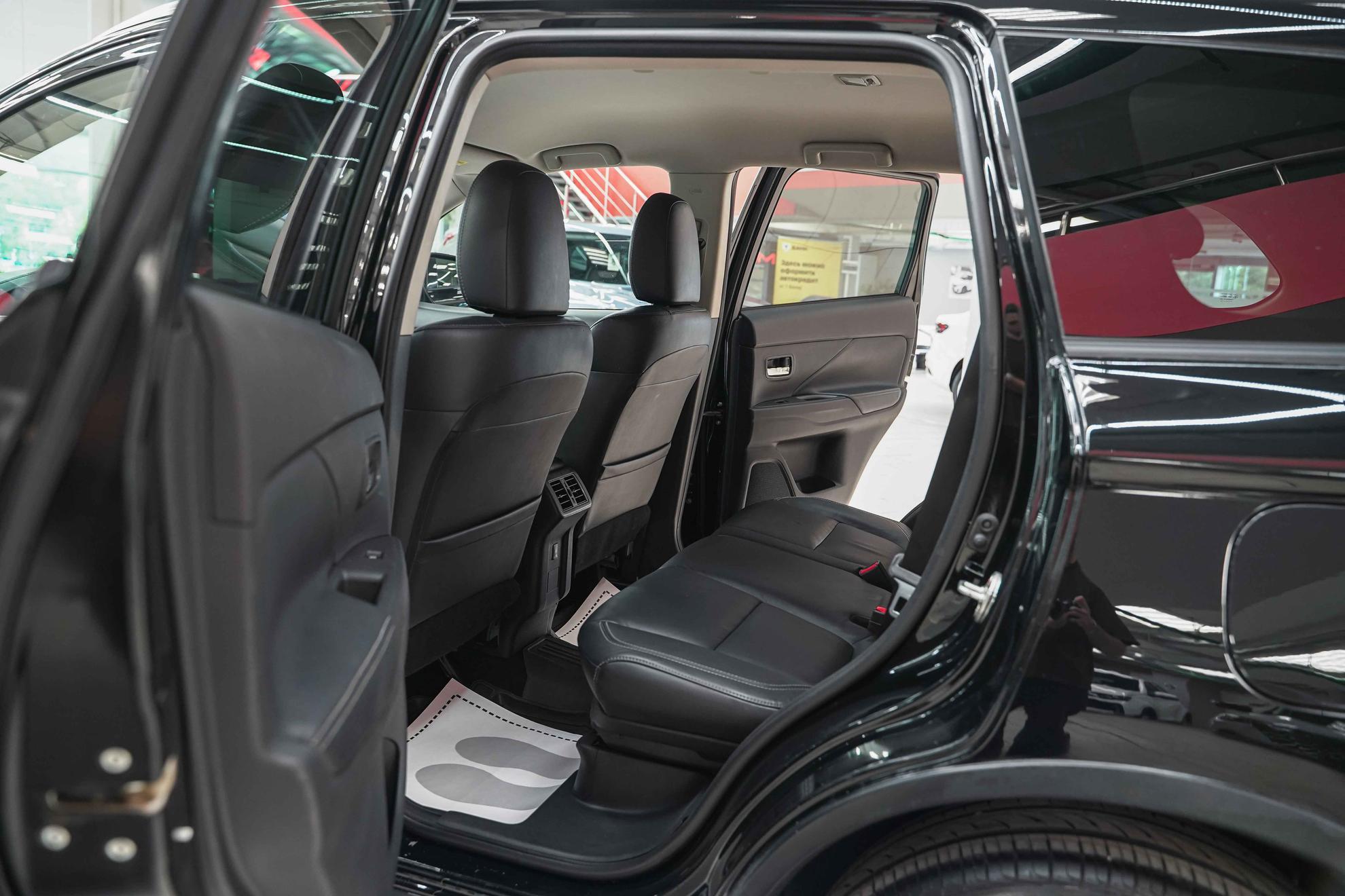Mitsubishi Outlander 2019, черный, ДЦ Орехово