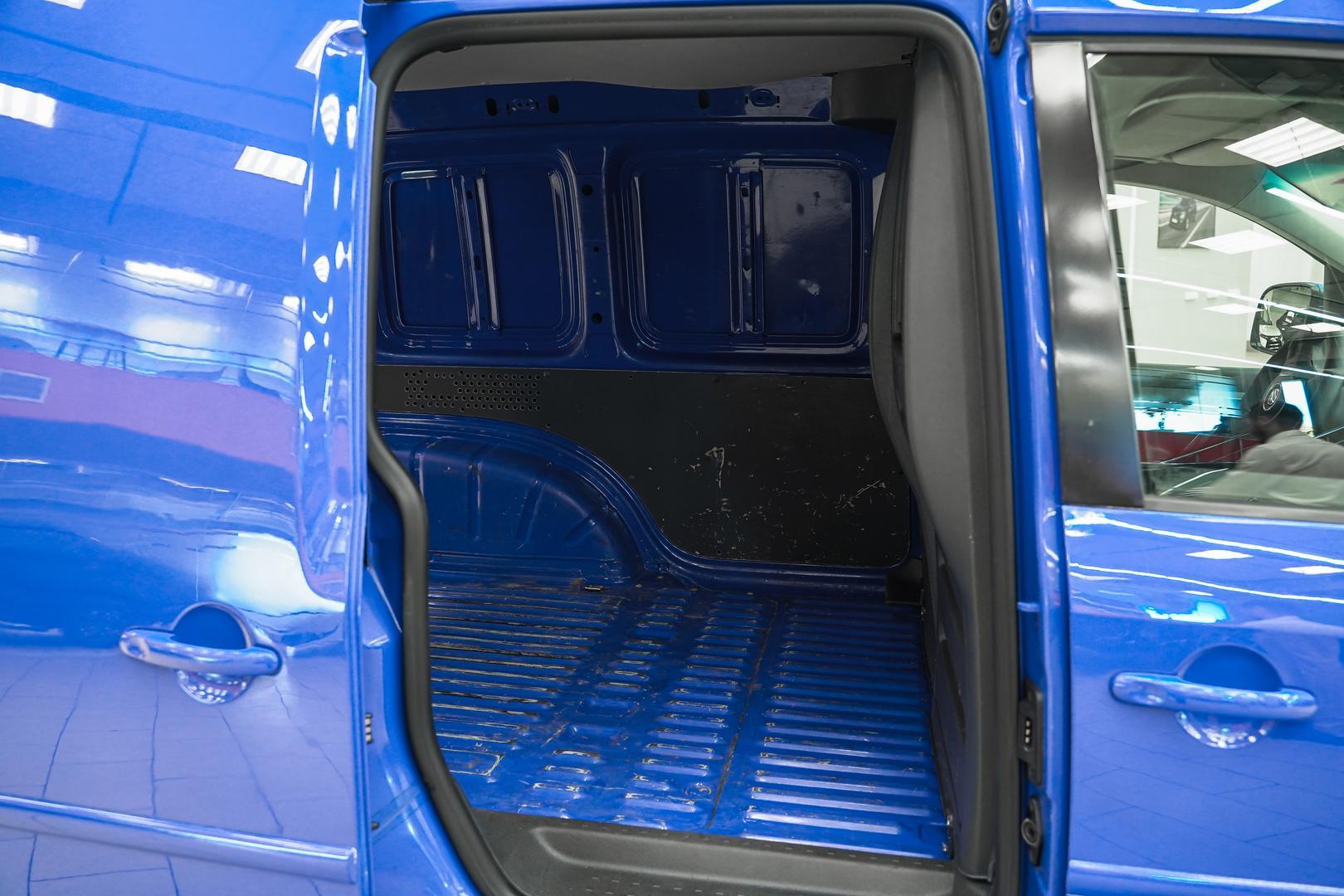 Volkswagen Caddy 2010, синий, ДЦ Орехово