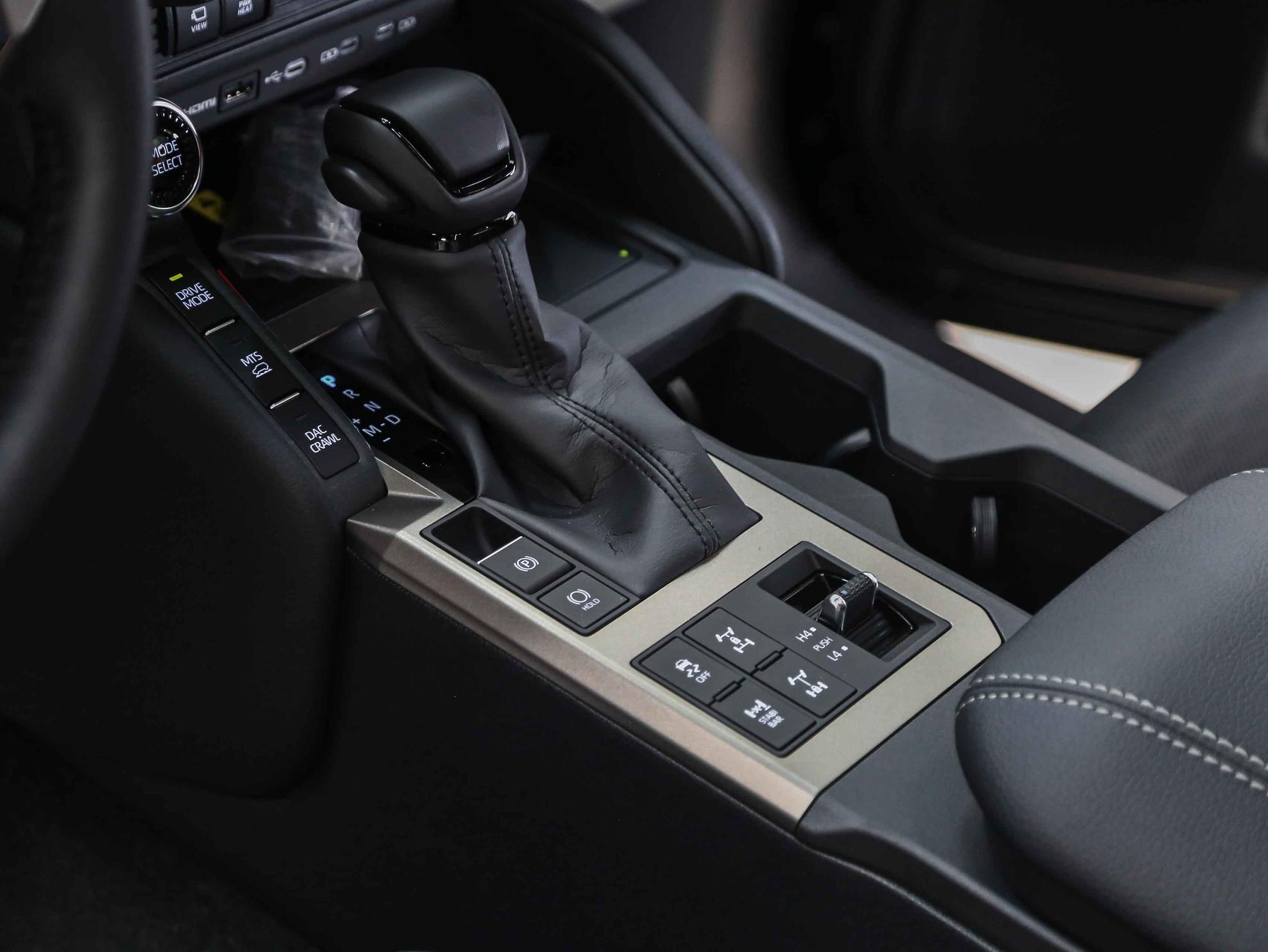 Toyota Land Cruiser Prado 2026, черный, ДЦ Орехово