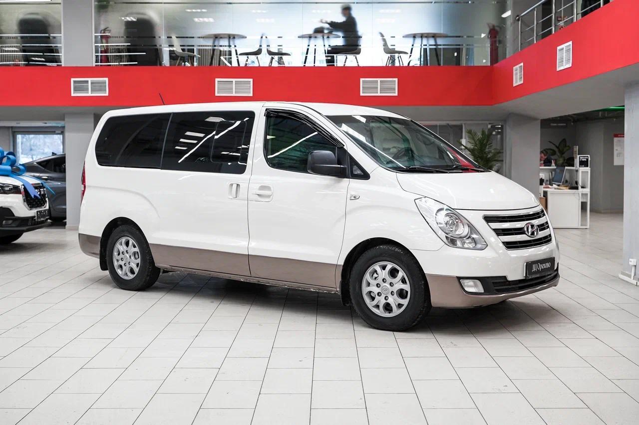 Hyundai H-1 2015, белый, ДЦ Орехово