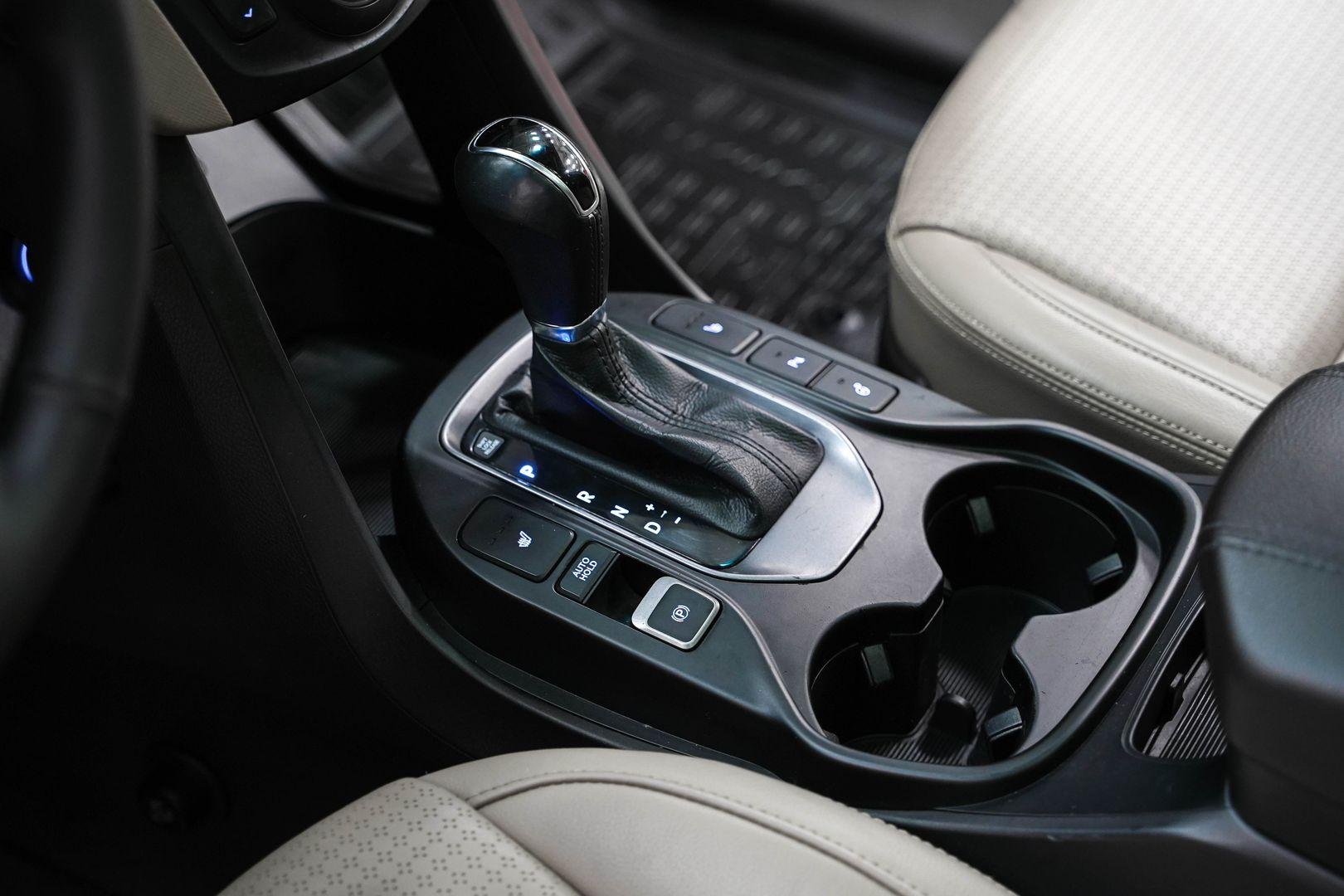 Hyundai Santa Fe 2013, белый, ДЦ Орехово