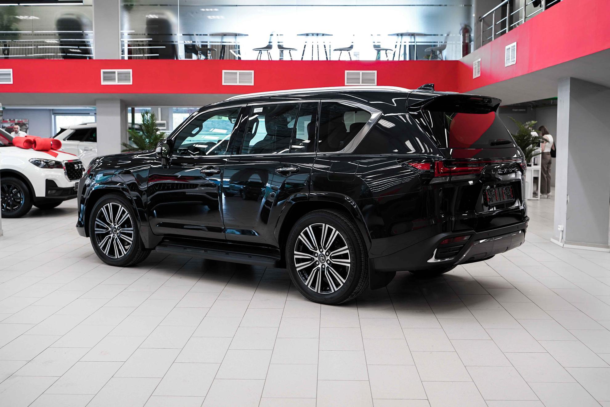 Lexus LX 2026, черный, ДЦ Орехово