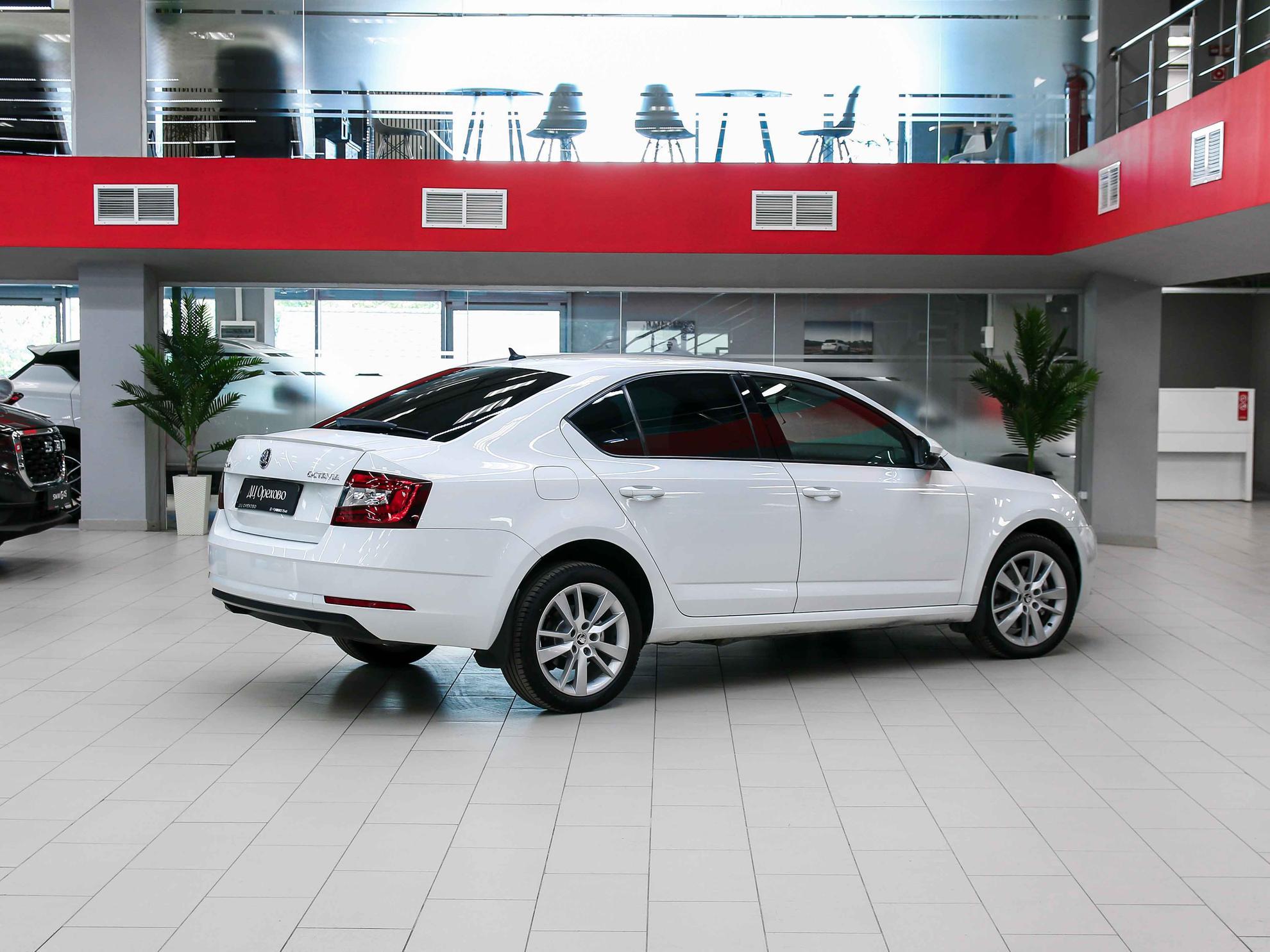 Skoda Octavia 2018, белый, ДЦ Орехово