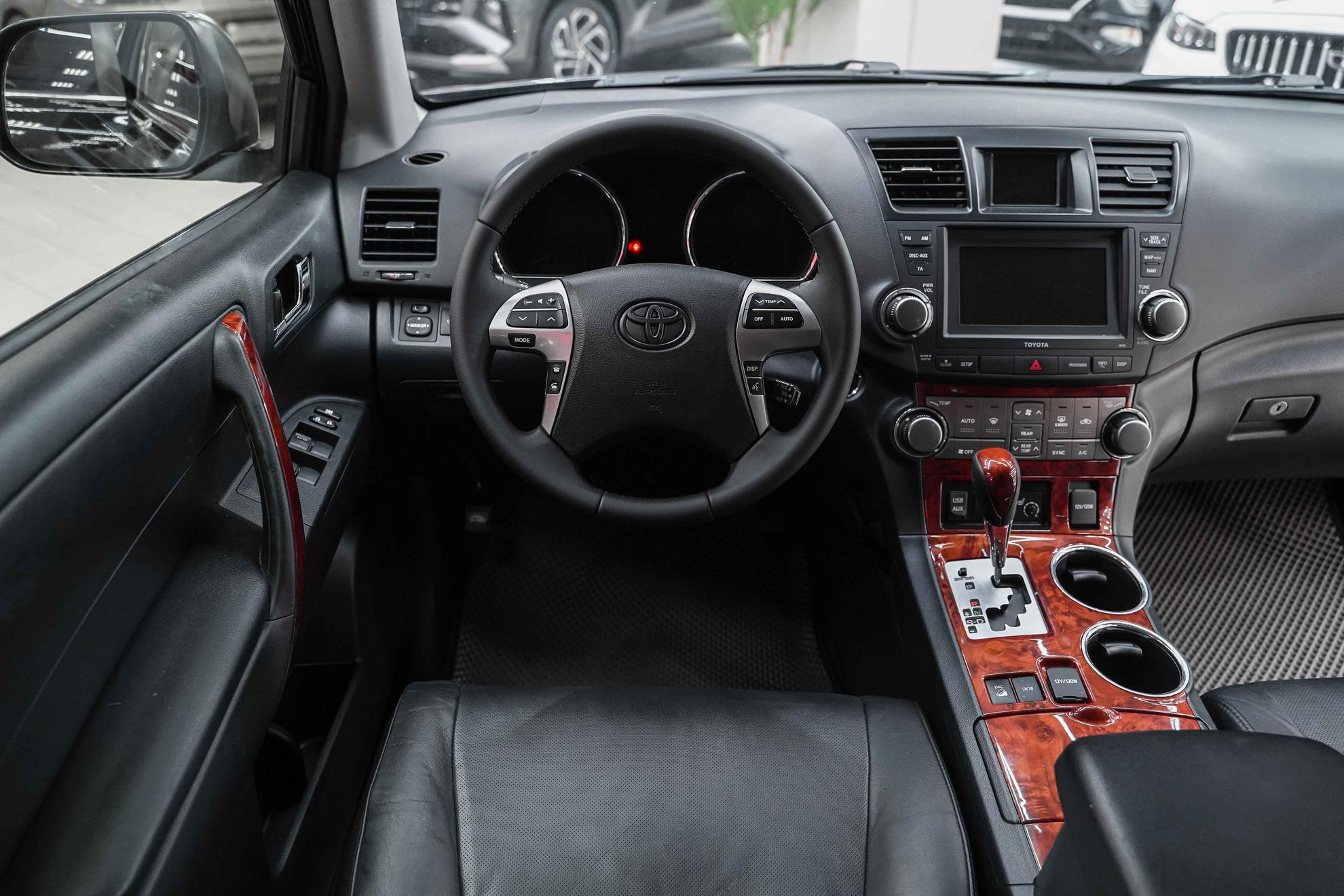 Toyota Highlander 2012, черный, ДЦ Орехово