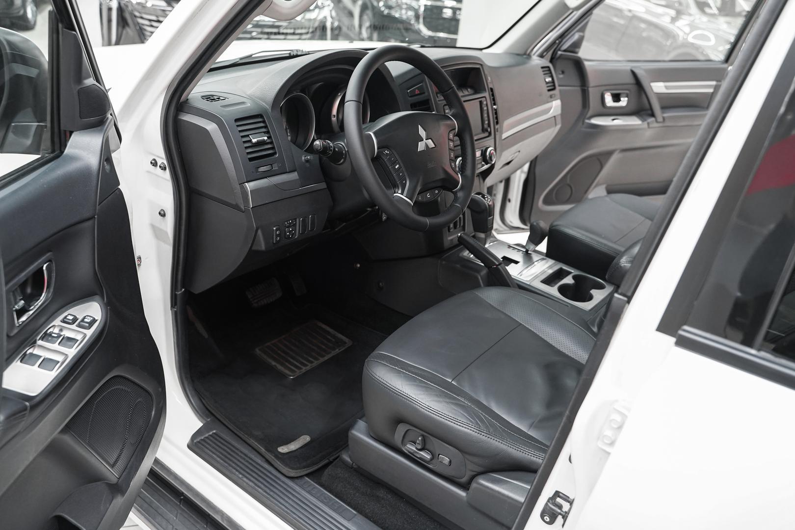 Mitsubishi Pajero 2011, белый, ДЦ Орехово