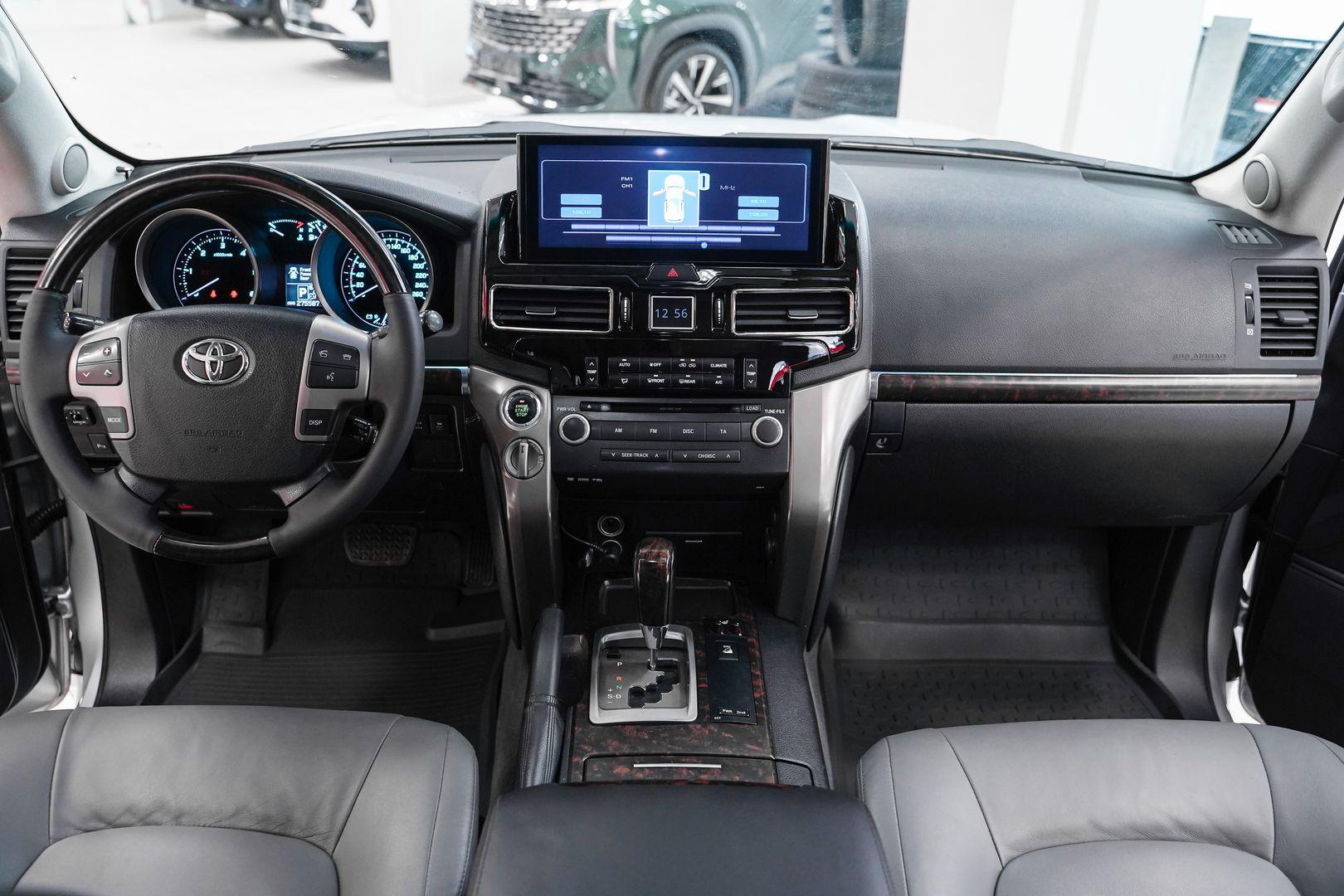 Toyota Land Cruiser 2008, серебряный, ДЦ Орехово