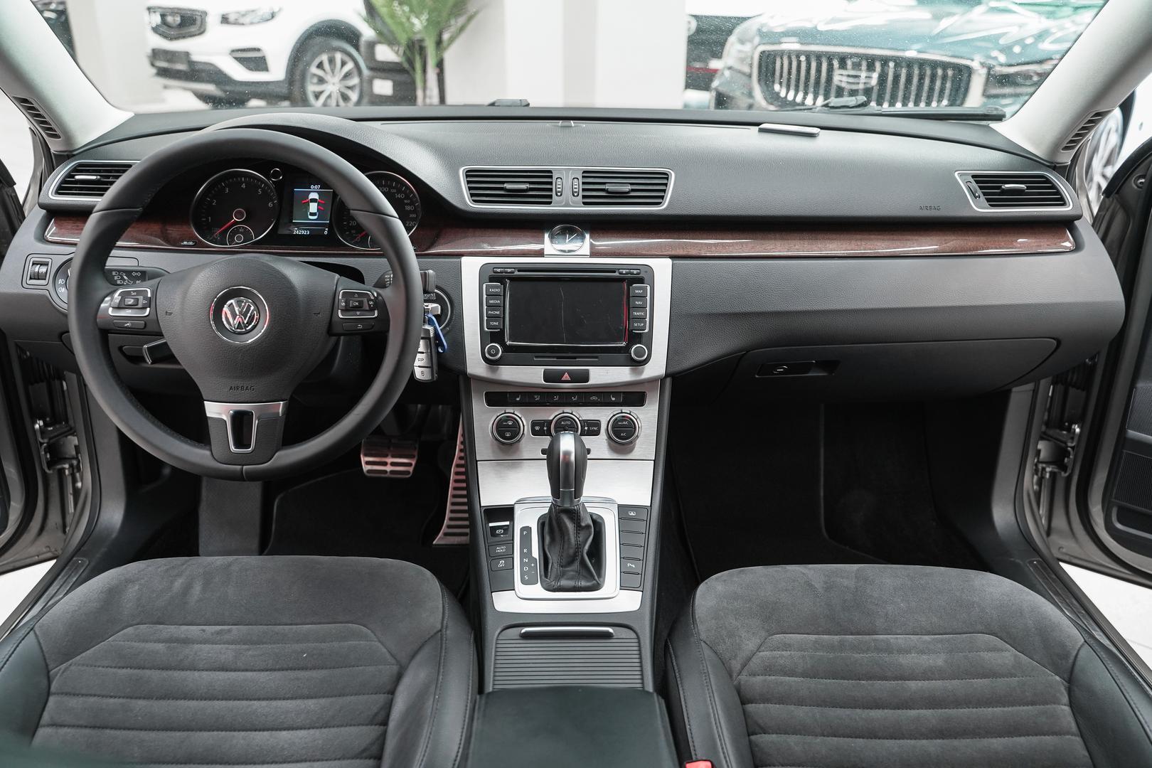 Volkswagen Passat 2014, серый, ДЦ Орехово