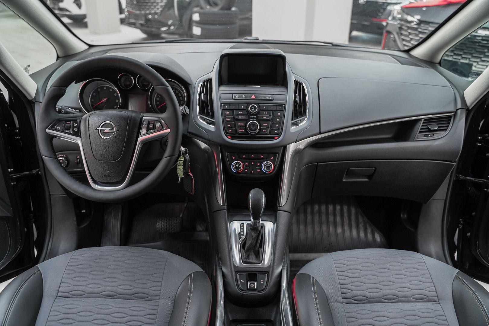 Opel Zafira 2013, коричневый, ДЦ Орехово