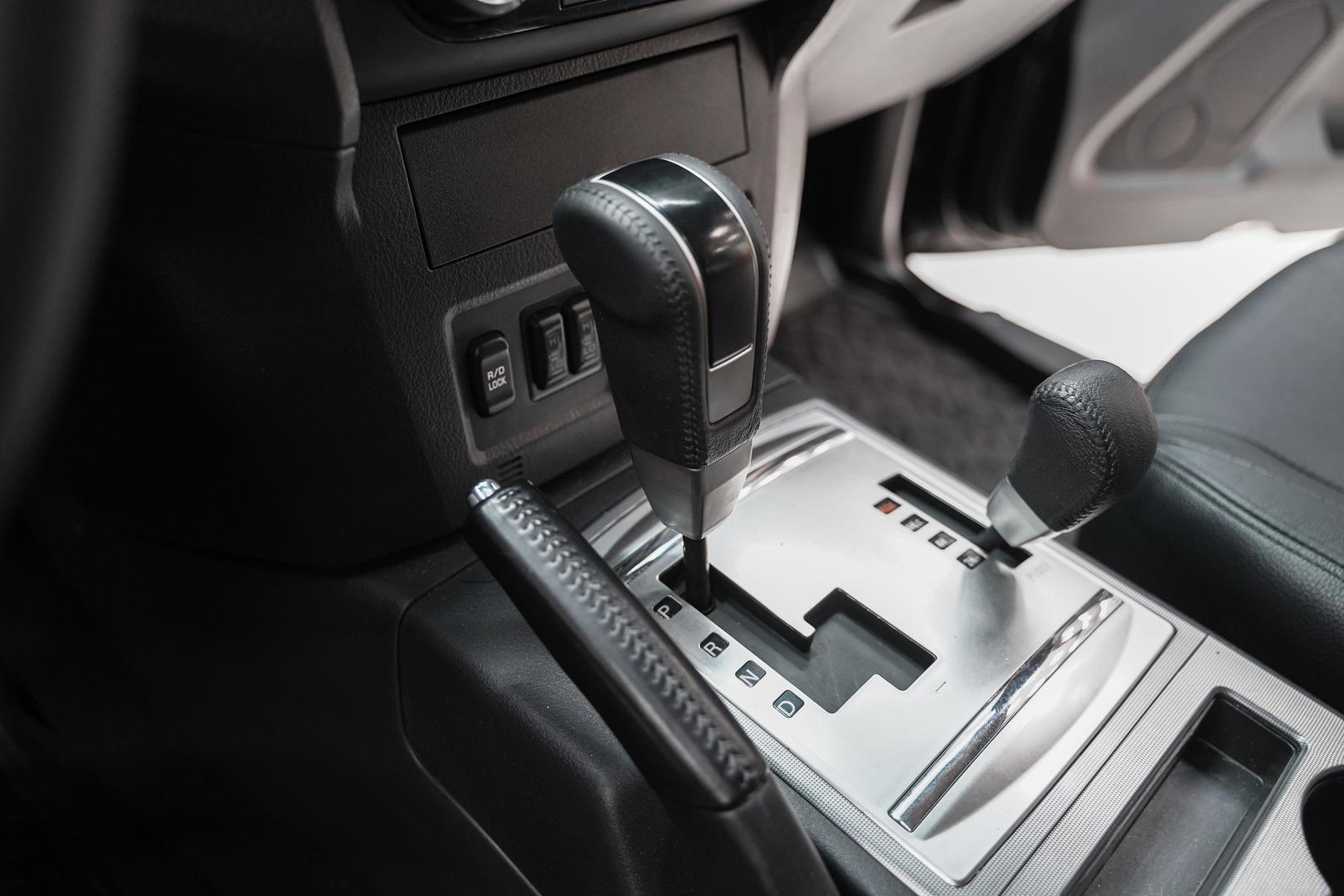 Mitsubishi Pajero 2012, черный, ДЦ Орехово