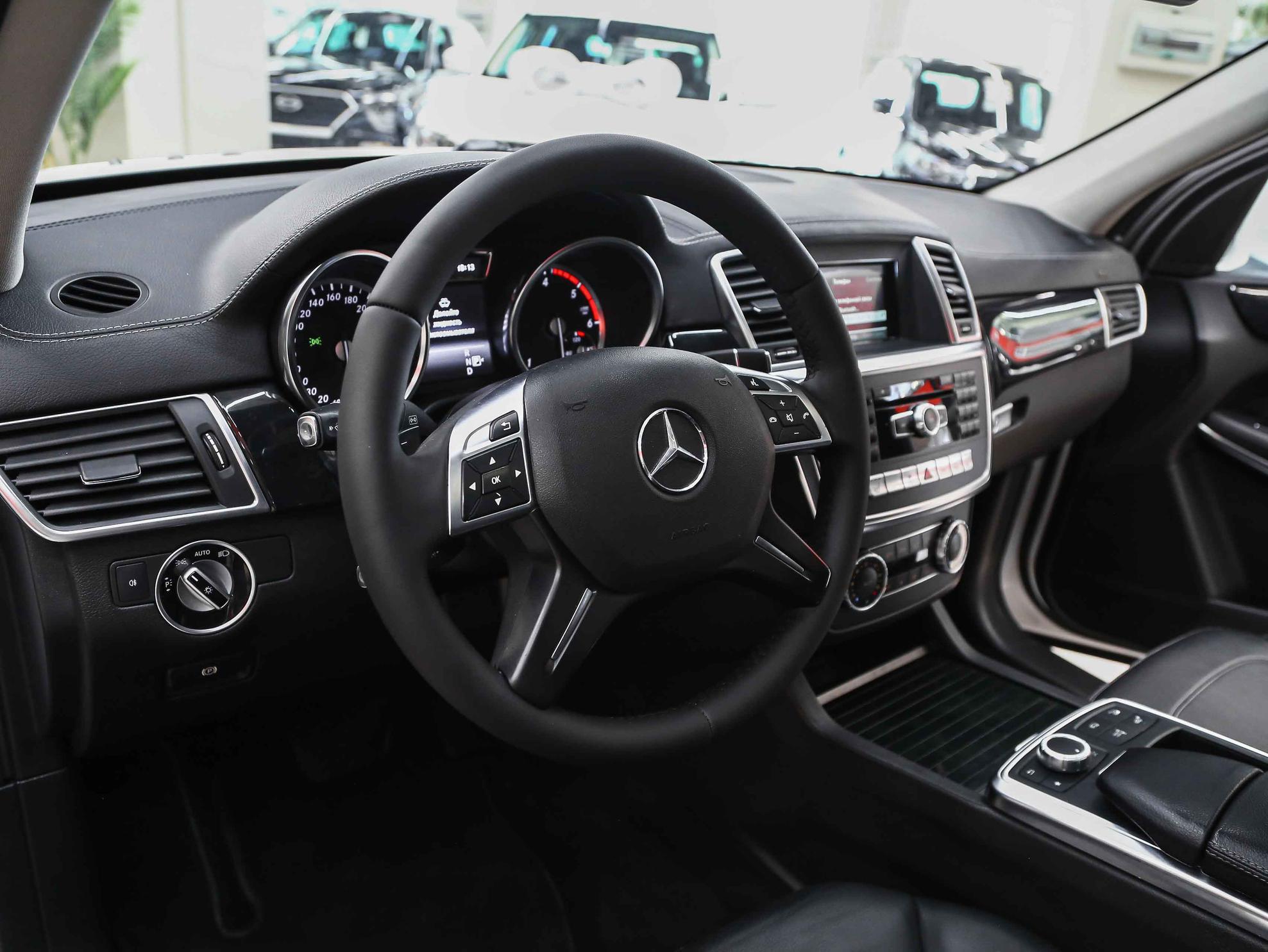 Mercedes-Benz GL-Класс 2014, белый, ДЦ Орехово