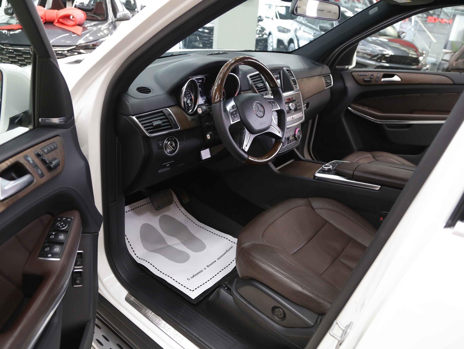 Mercedes-Benz GL-Класс 2014, белый, ДЦ Орехово