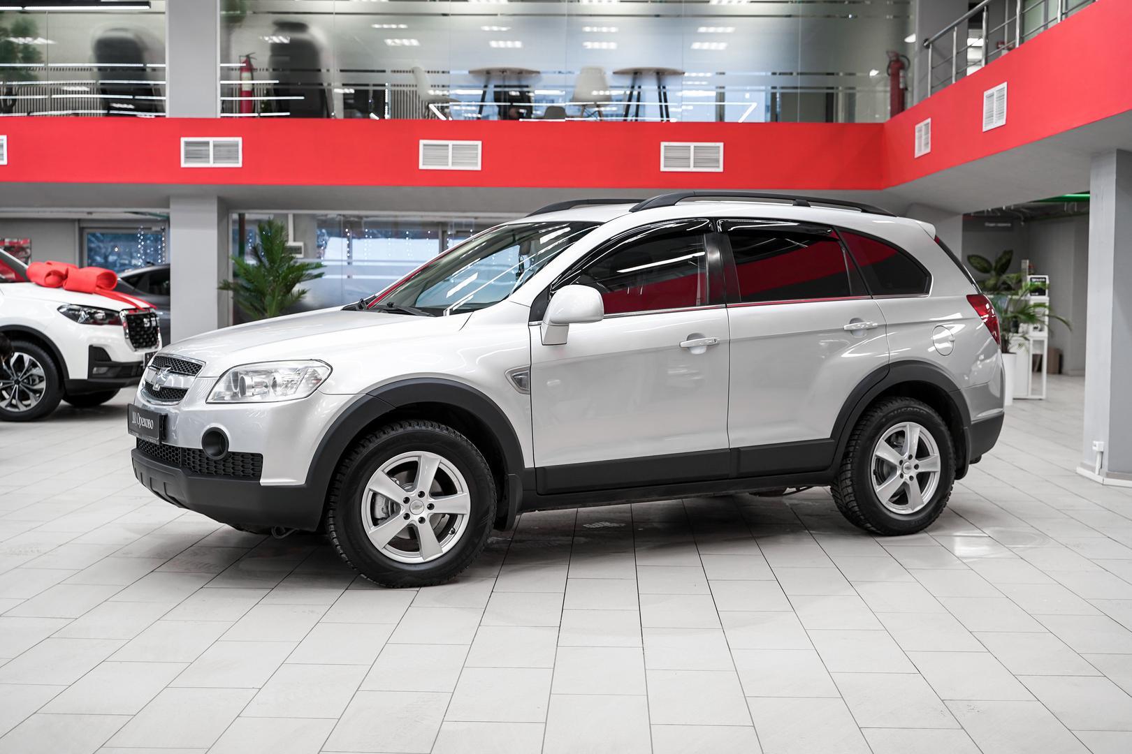 Chevrolet Captiva 2010, серебряный, ДЦ Орехово