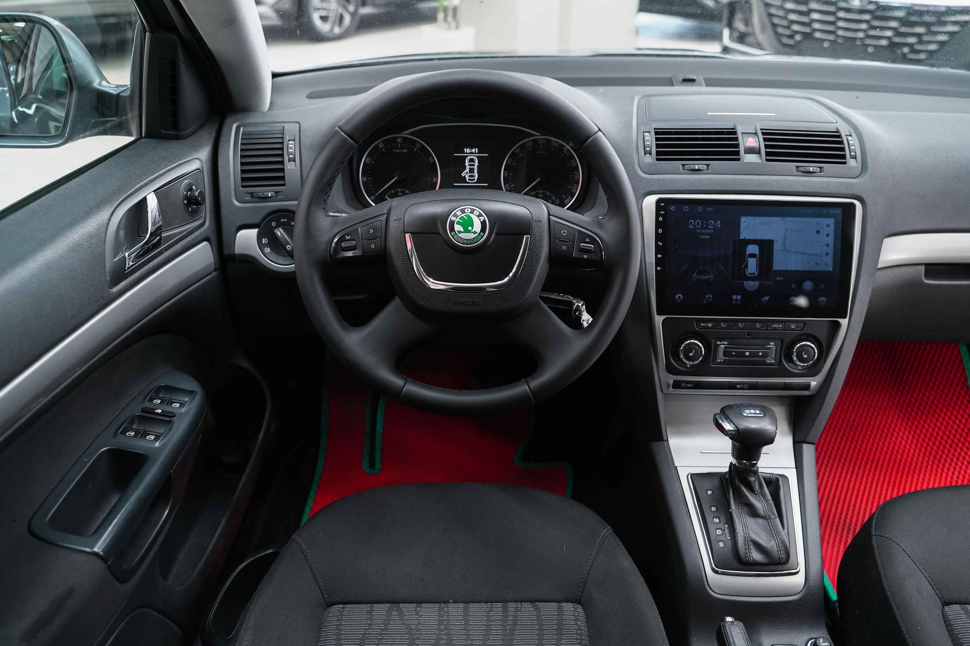Skoda Octavia 2011, серый, ДЦ Орехово
