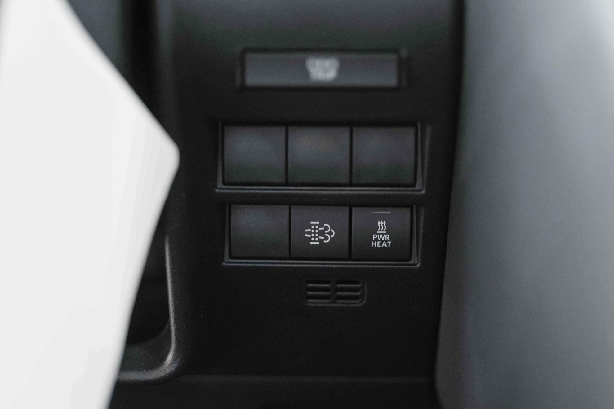 Toyota Land Cruiser 2026, белый, ДЦ Орехово