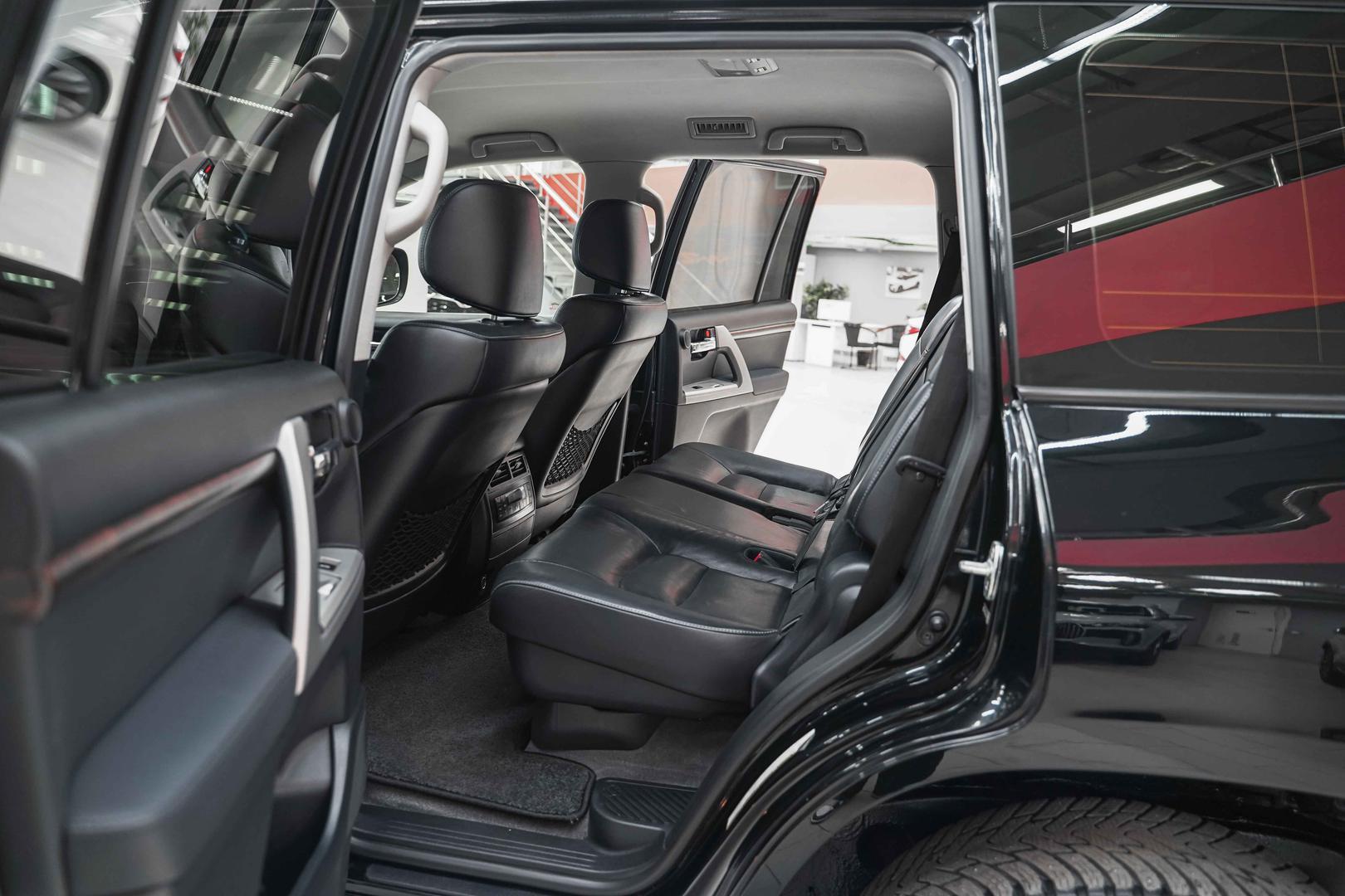 Toyota Land Cruiser 2012, черный, ДЦ Орехово