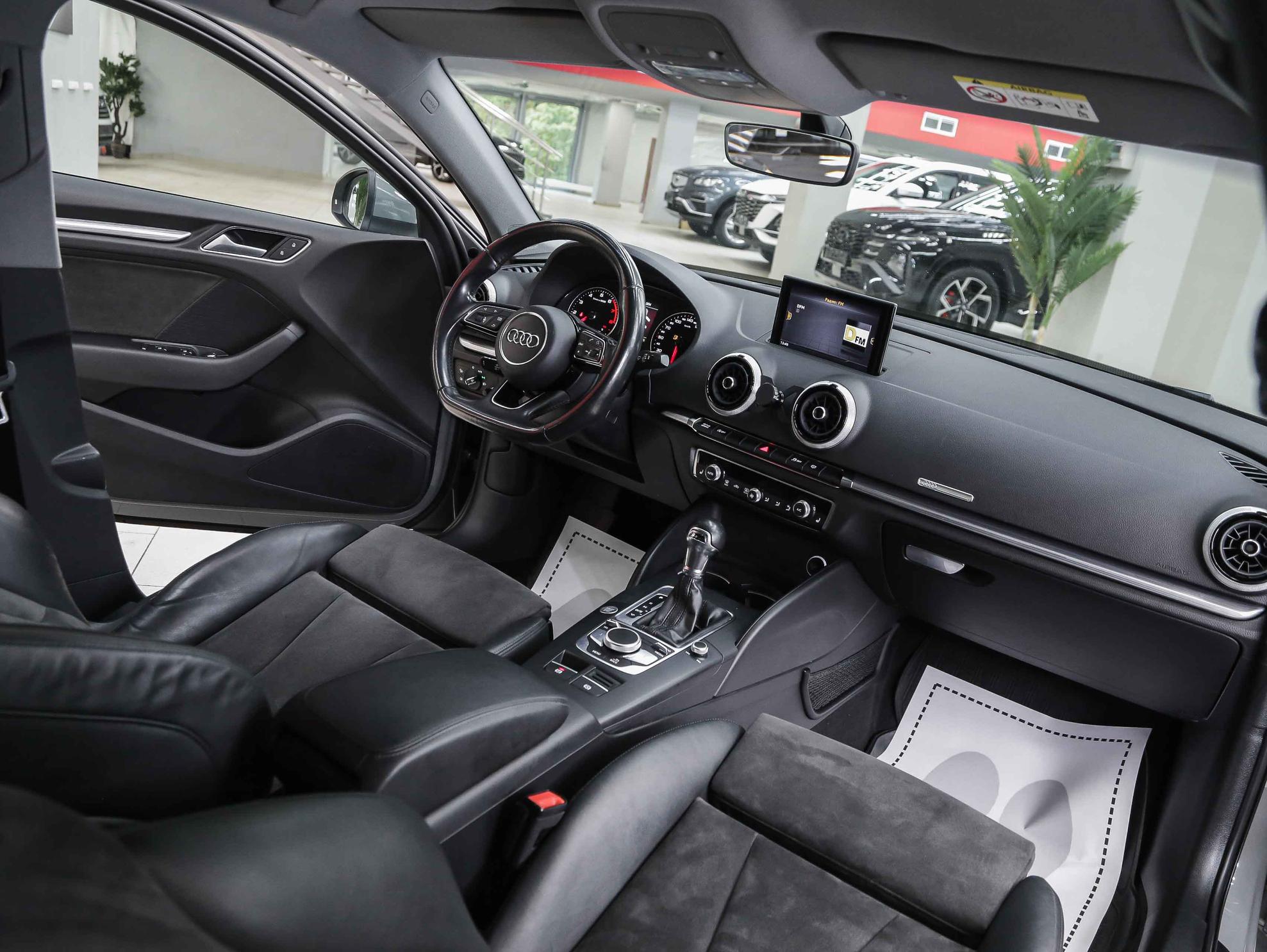 Audi A3 2018, серый, ДЦ Орехово