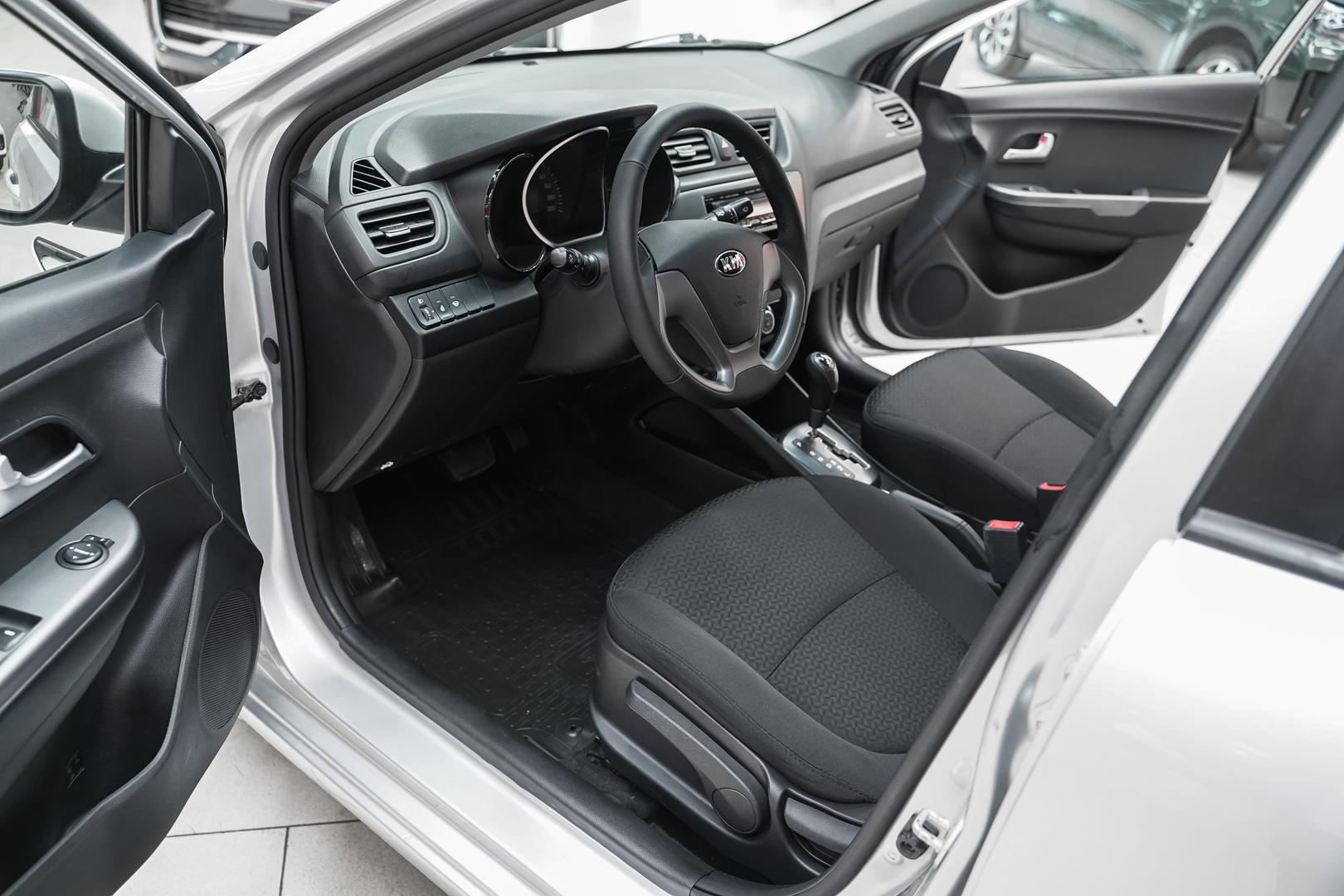 Kia Rio 2015, серебряный, ДЦ Орехово