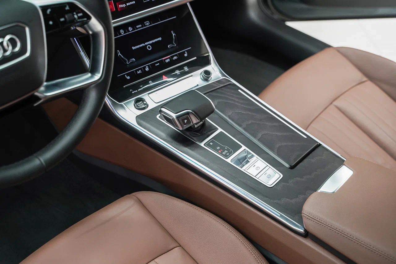 Audi A6 2021, зеленый, ДЦ Орехово