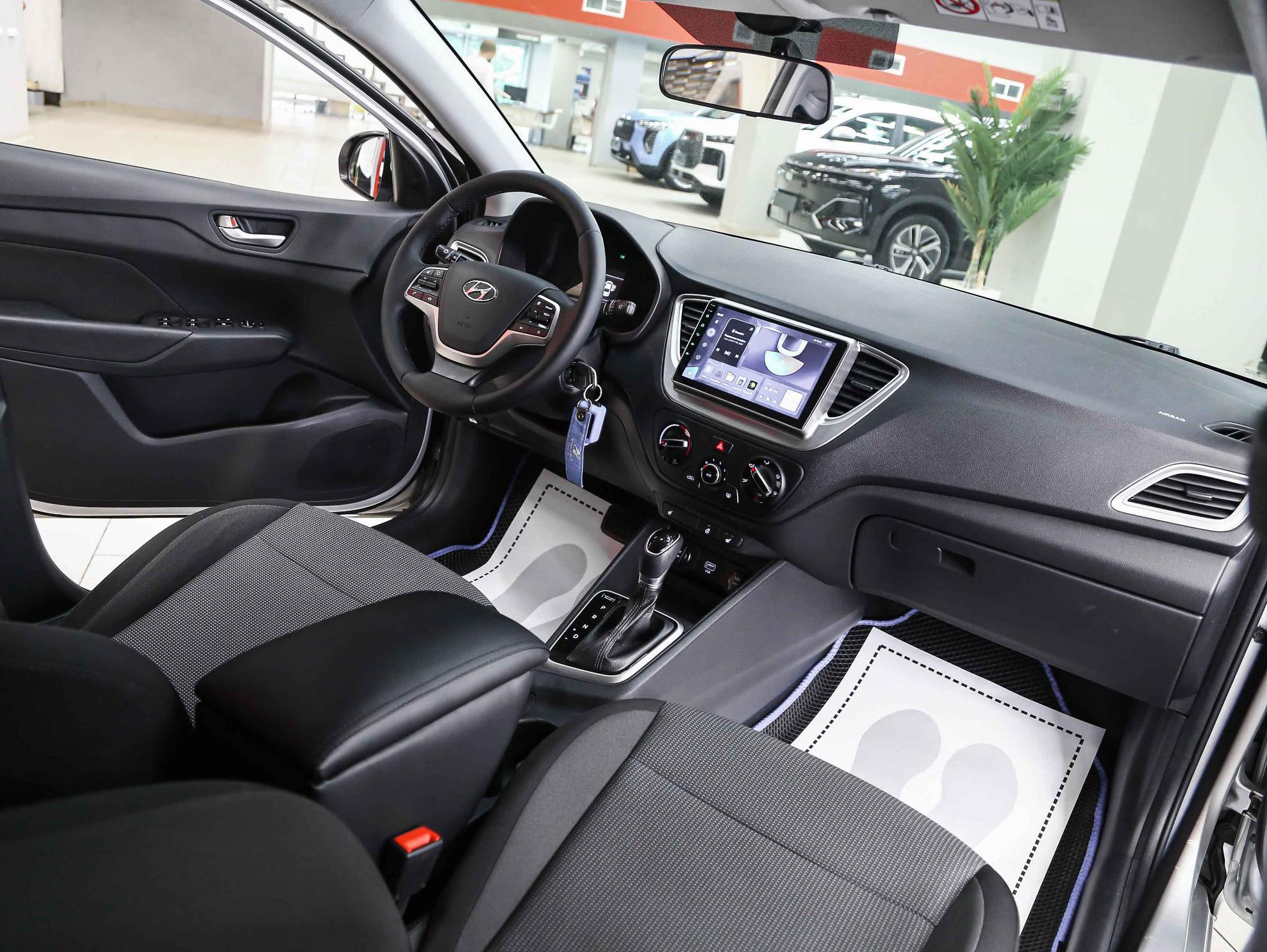 Hyundai Solaris 2019, серебряный, ДЦ Орехово