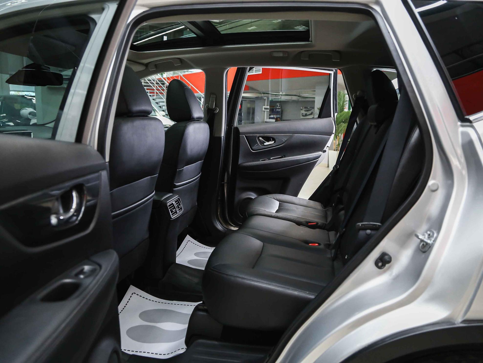 Nissan X-Trail 2015, серебряный, ДЦ Орехово