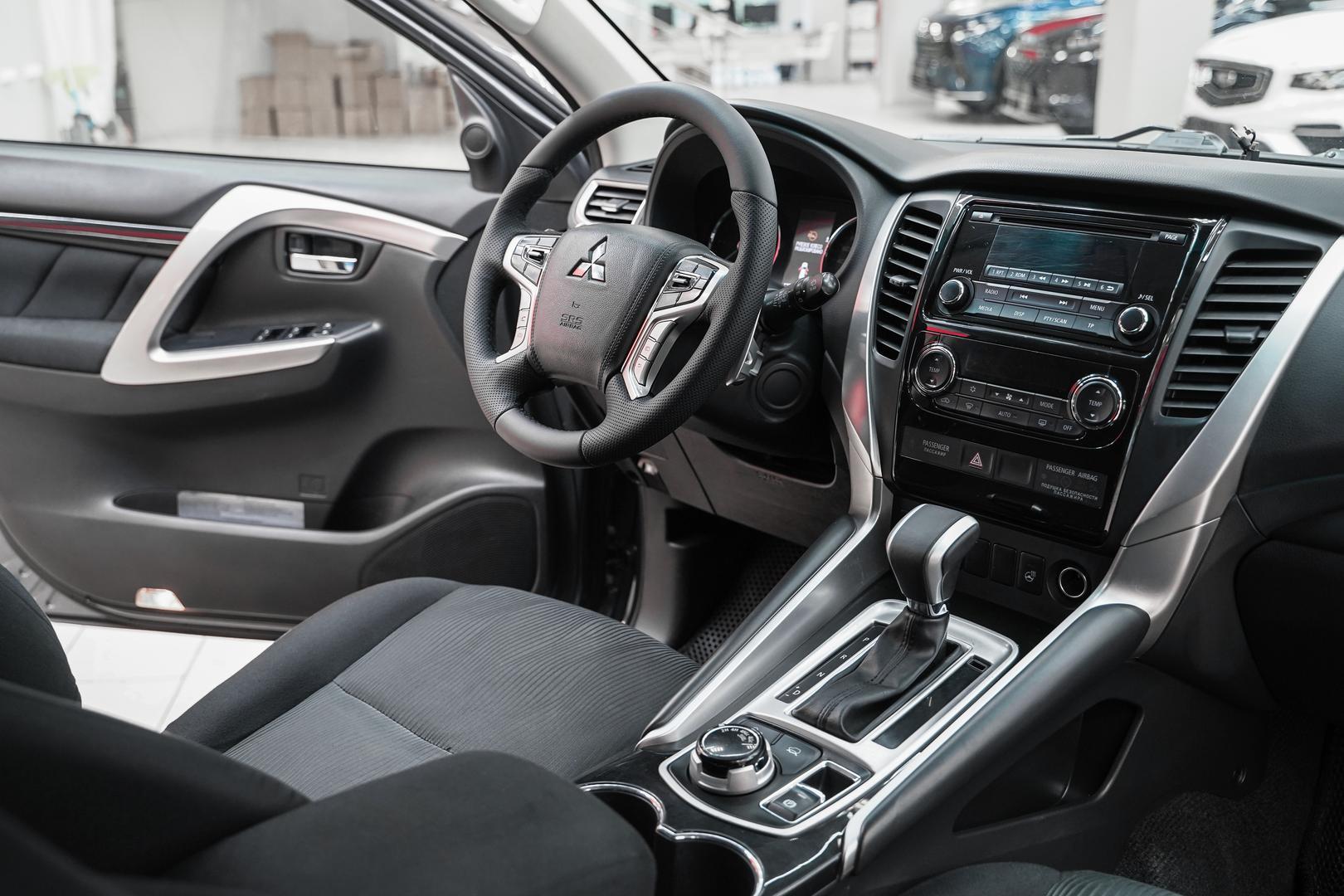 Mitsubishi Pajero Sport 2019, серый, ДЦ Орехово