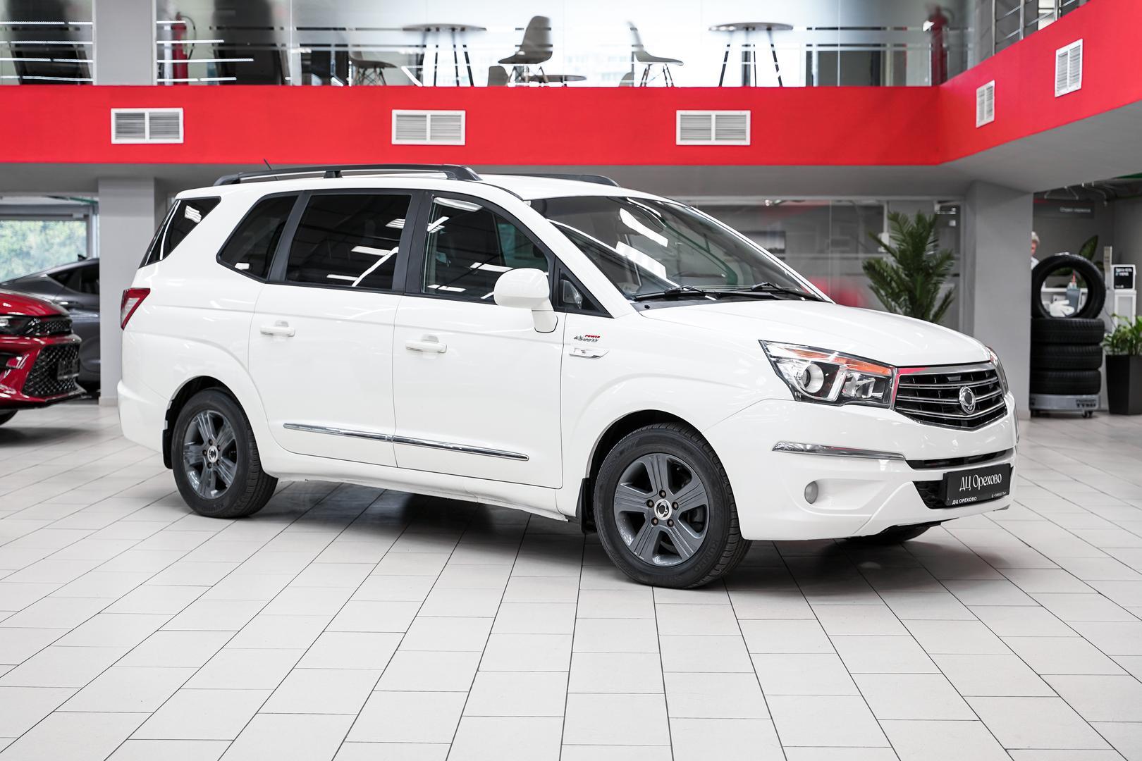 SsangYong Stavic 2014, белый, ДЦ Орехово