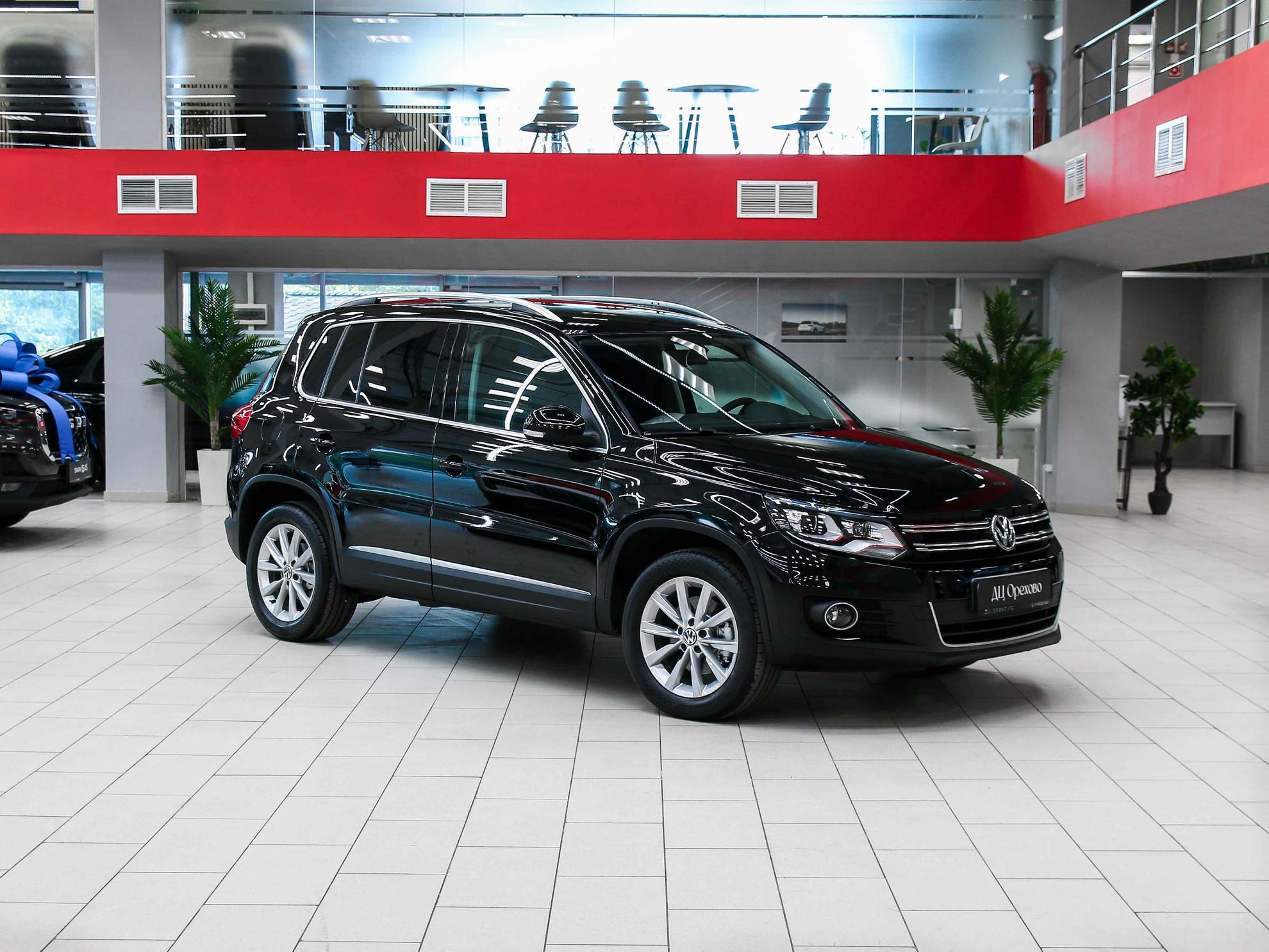 Volkswagen Tiguan 2012, черный, ДЦ Орехово