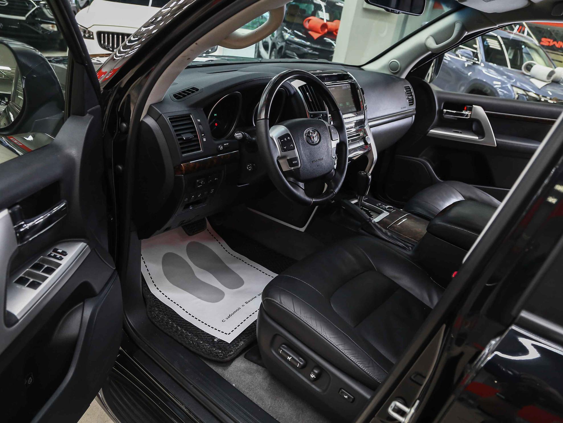 Toyota Land Cruiser 2013, черный, ДЦ Орехово