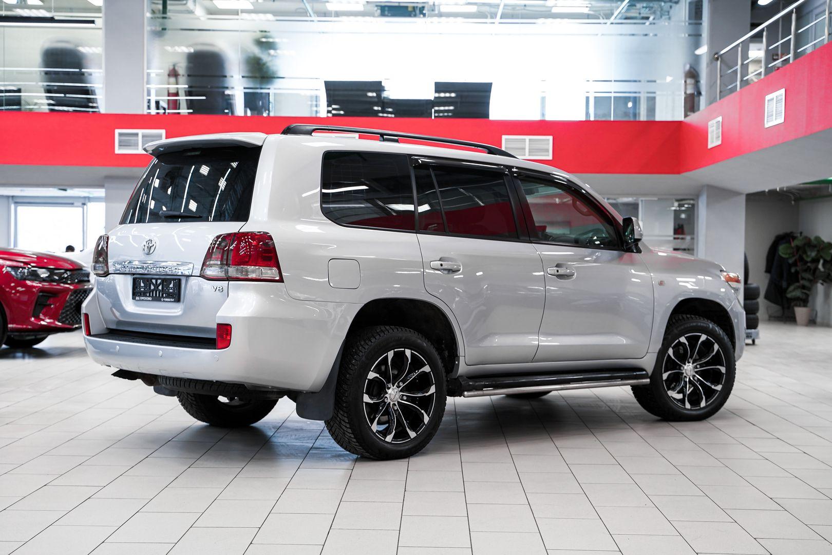 Toyota Land Cruiser 2008, серебряный, ДЦ Орехово