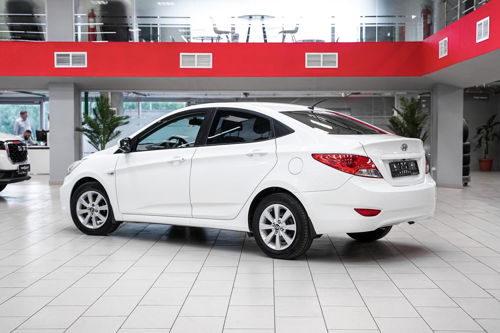 Hyundai Solaris 2014, белый, ДЦ Орехово