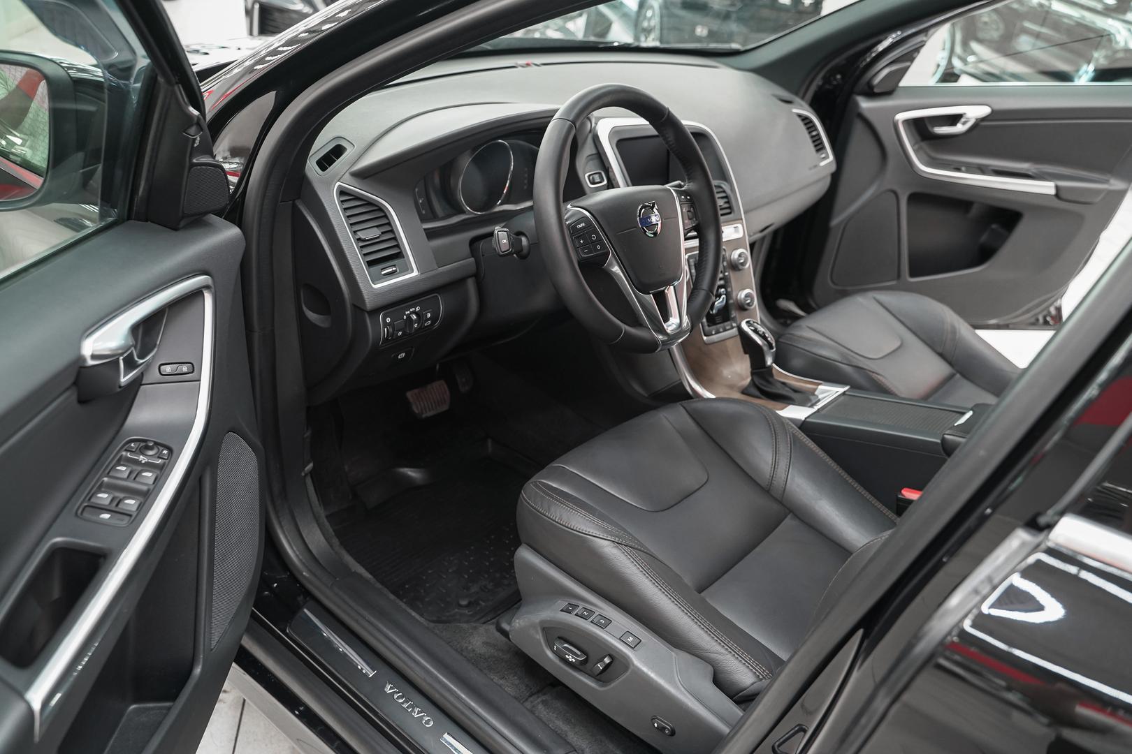 Volvo XC60 2016, черный, ДЦ Орехово