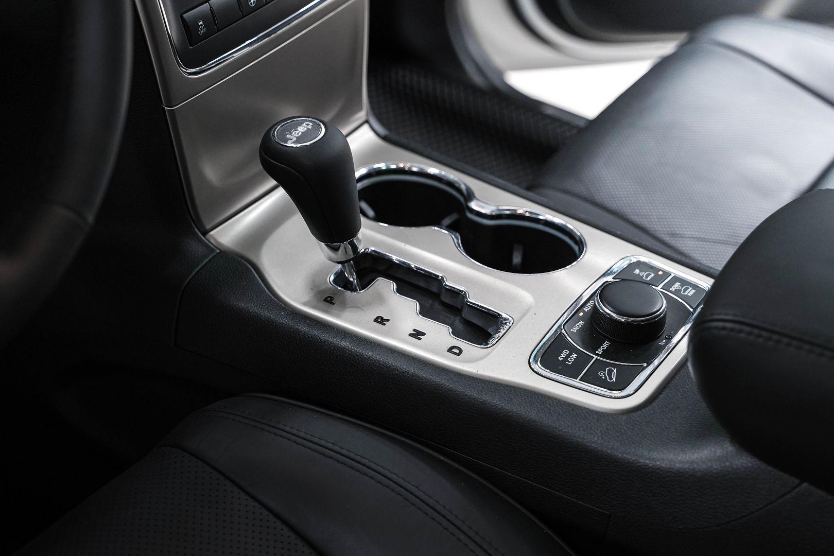 Jeep Grand Cherokee 2012, белый, ДЦ Орехово