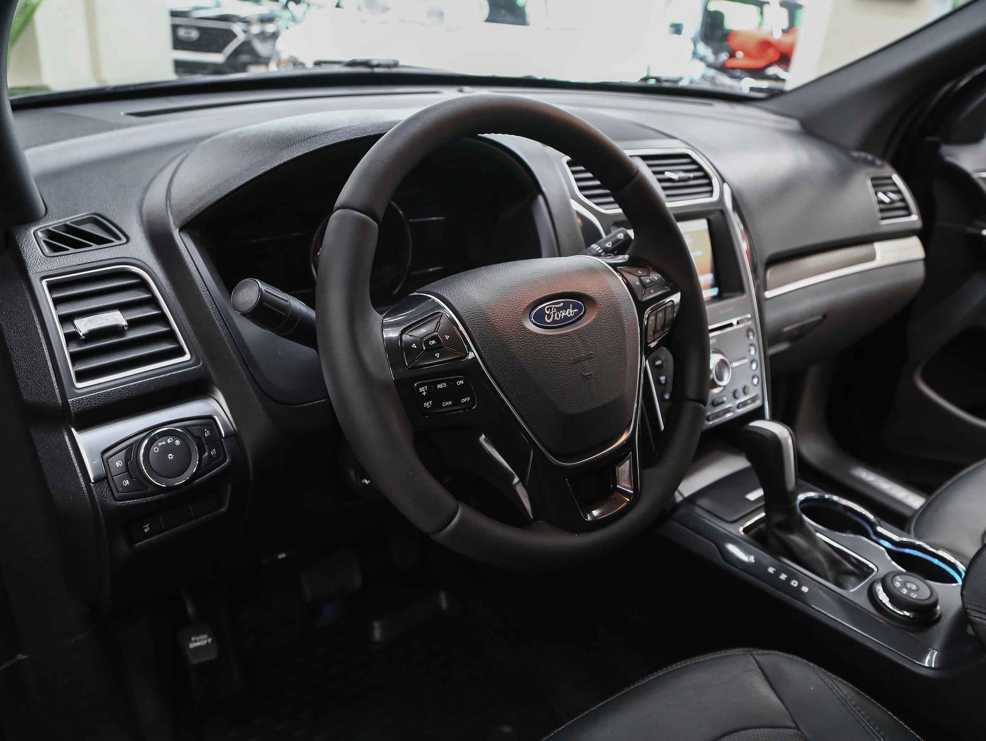 Ford Explorer 2016, черный, ДЦ Орехово