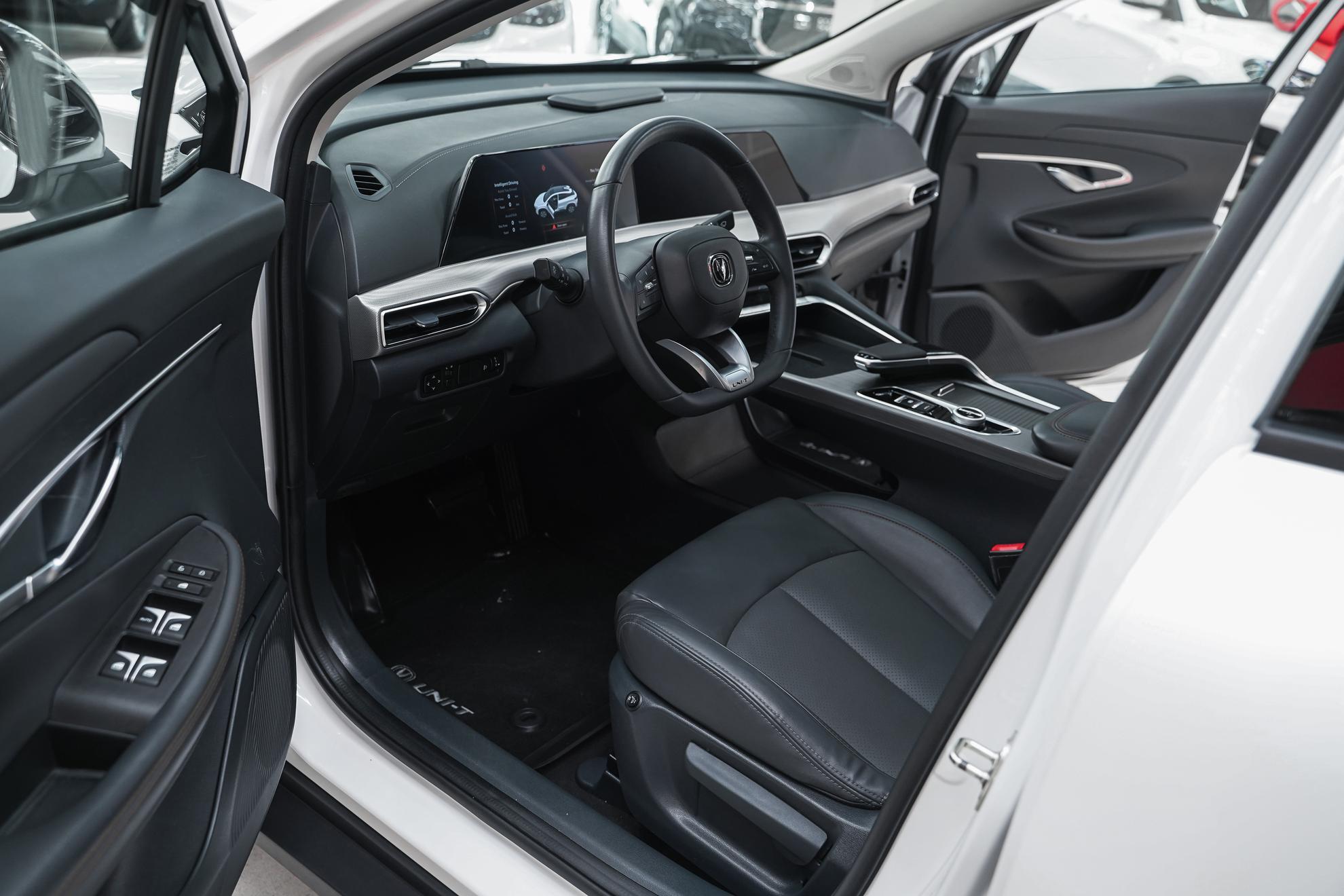 Changan UNI-T 2023, белый, ДЦ Орехово