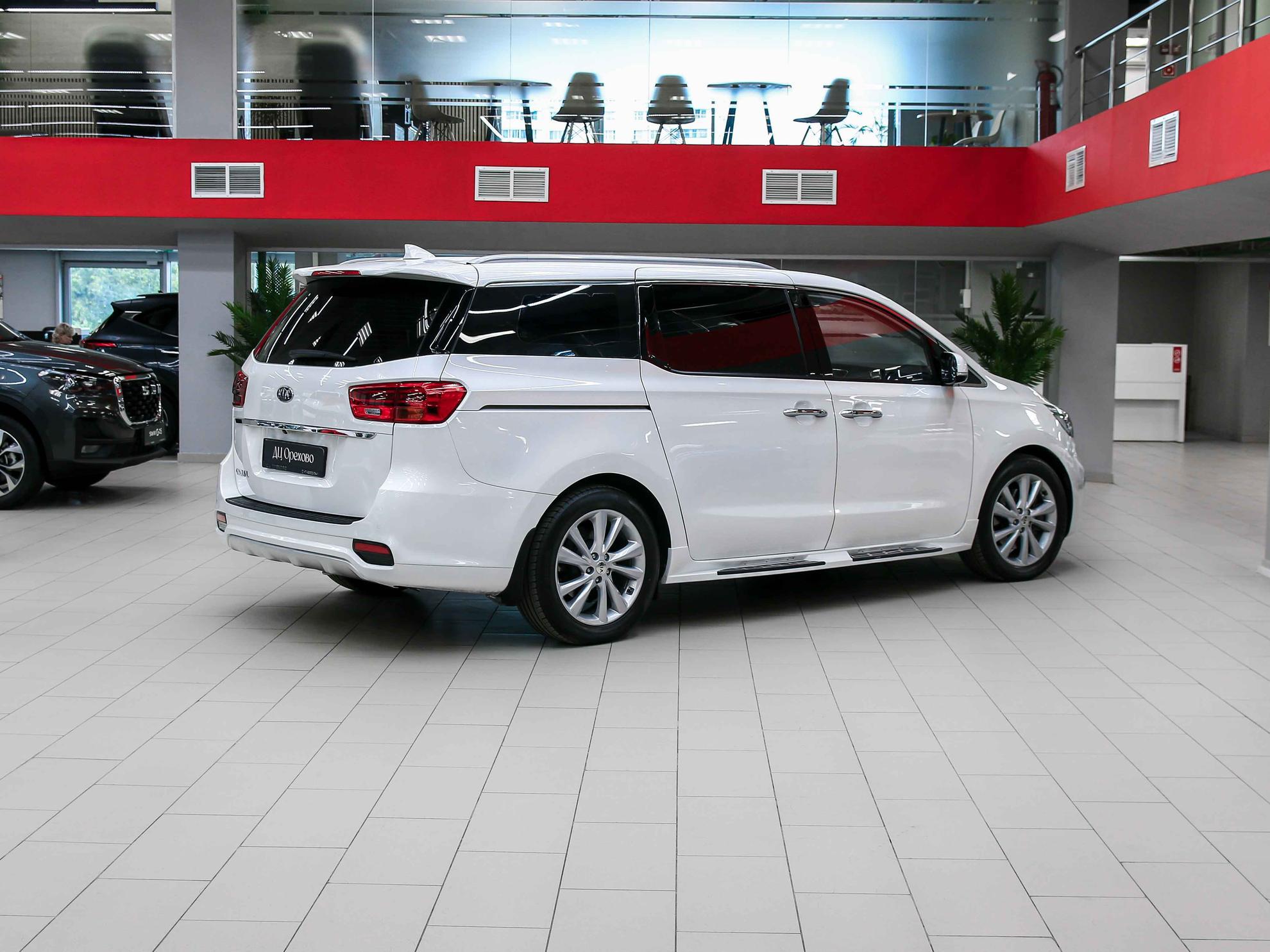 Kia Carnival 2019, белый, ДЦ Орехово