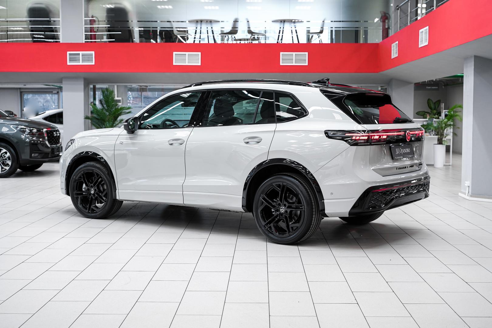 Volkswagen Tiguan 2025, серый, ДЦ Орехово