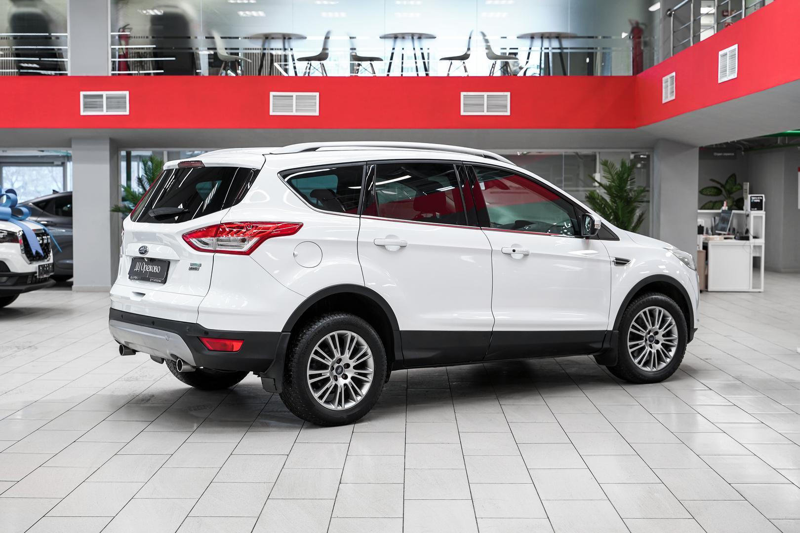 Ford Kuga 2013, белый, ДЦ Орехово