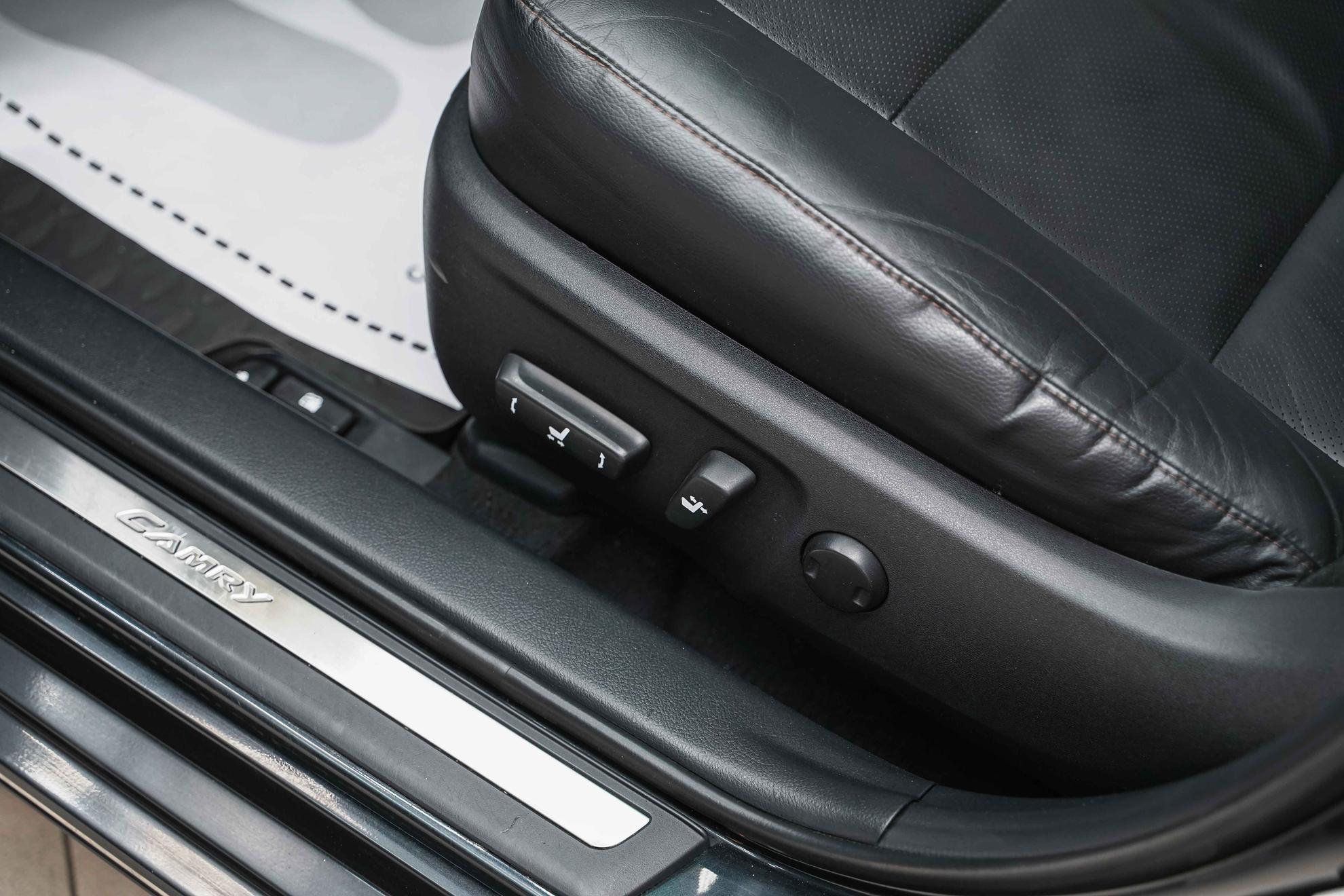 Toyota Camry 2013, черный, ДЦ Орехово