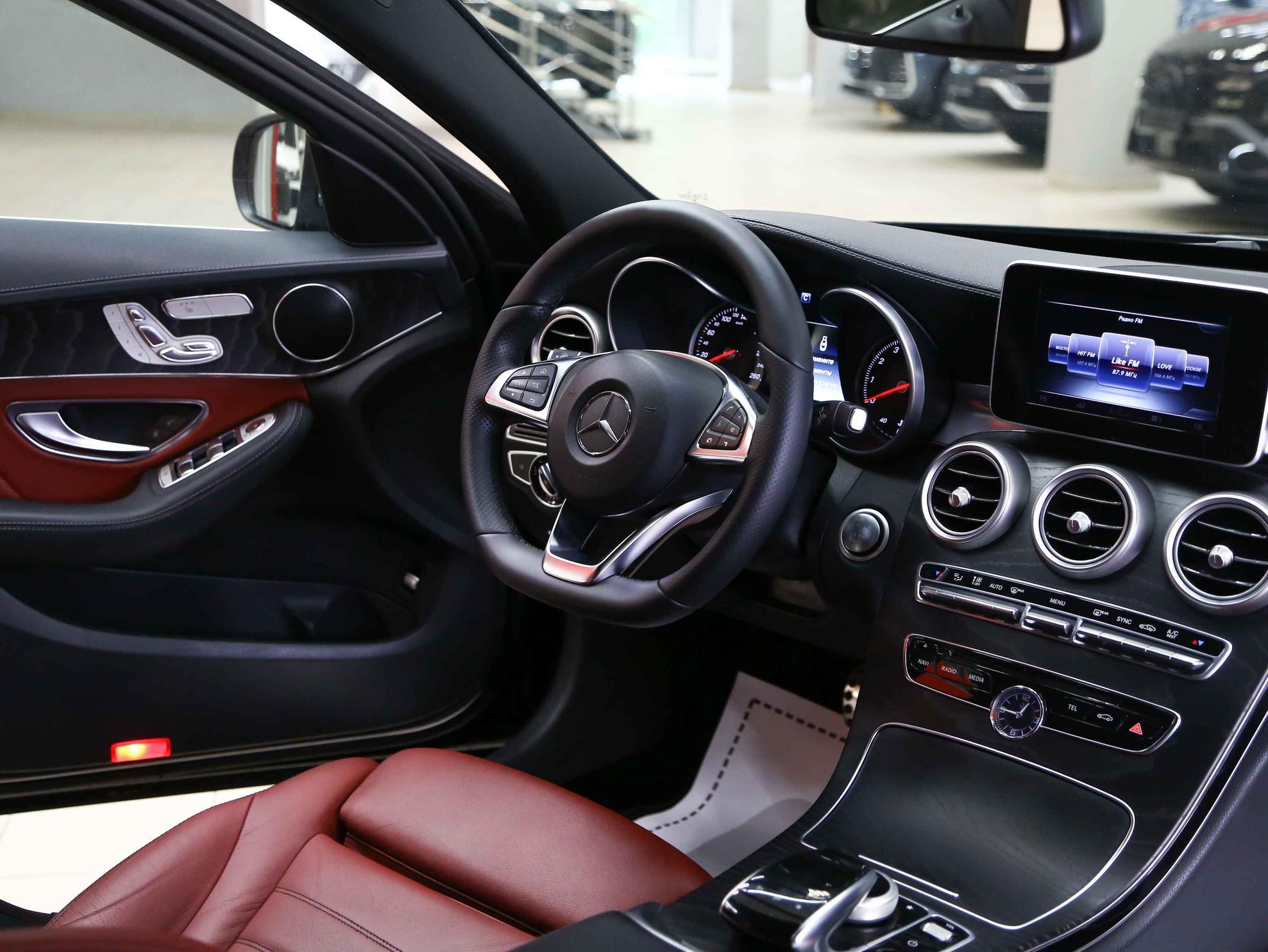 Mercedes-Benz C-Класс 2015, черный, ДЦ Орехово