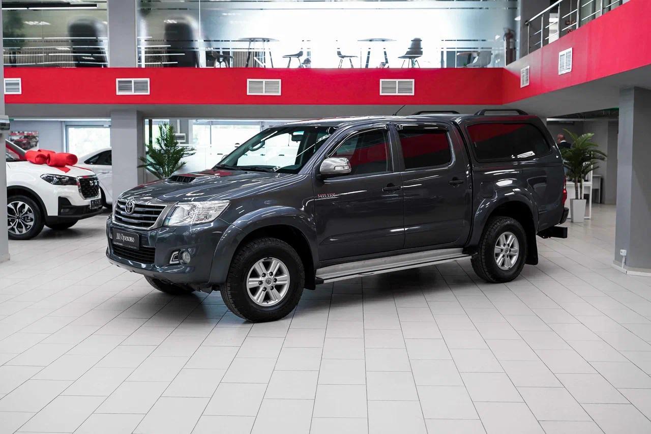 Toyota Hilux 2012, серый, ДЦ Орехово